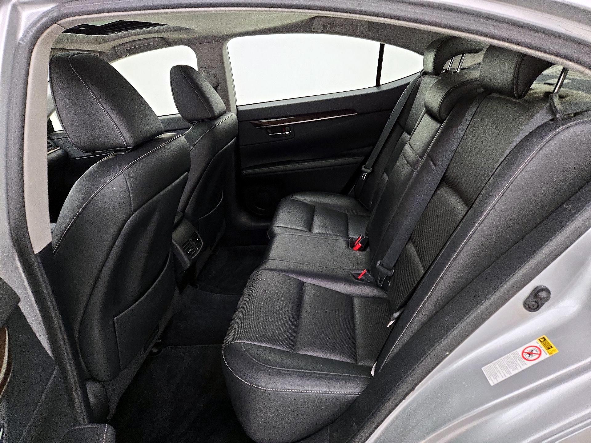 Thumbnail: 2015 Lexus ES - 20