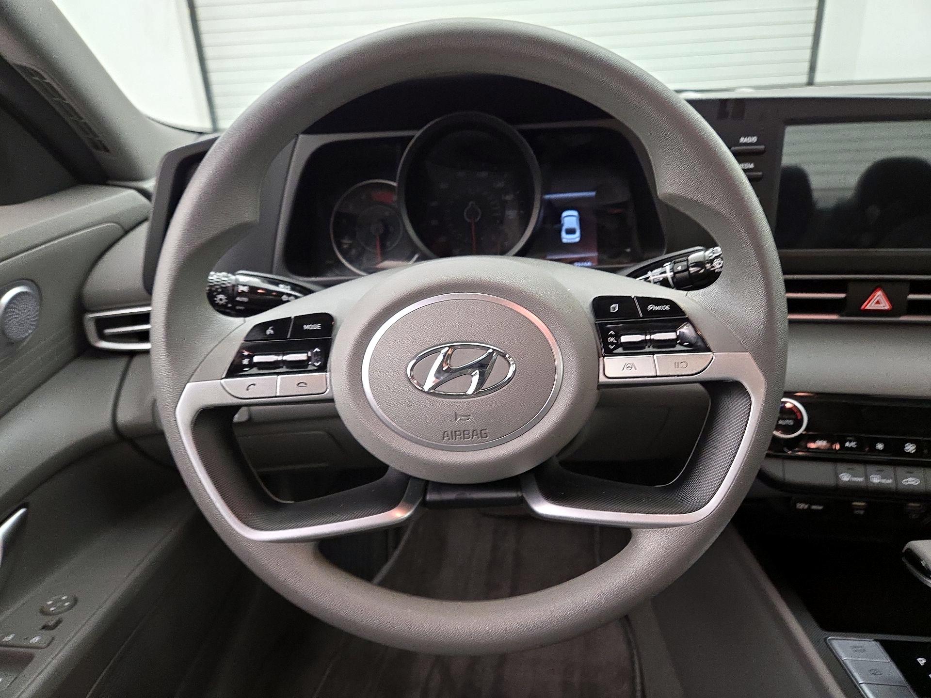 Thumbnail: 2023 Hyundai Elantra - 10