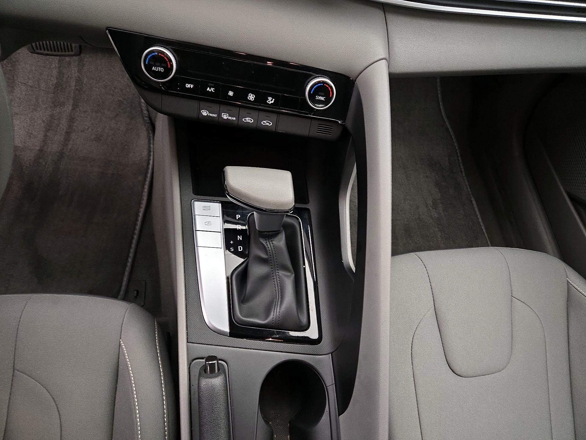 Thumbnail: 2023 Hyundai Elantra - 17