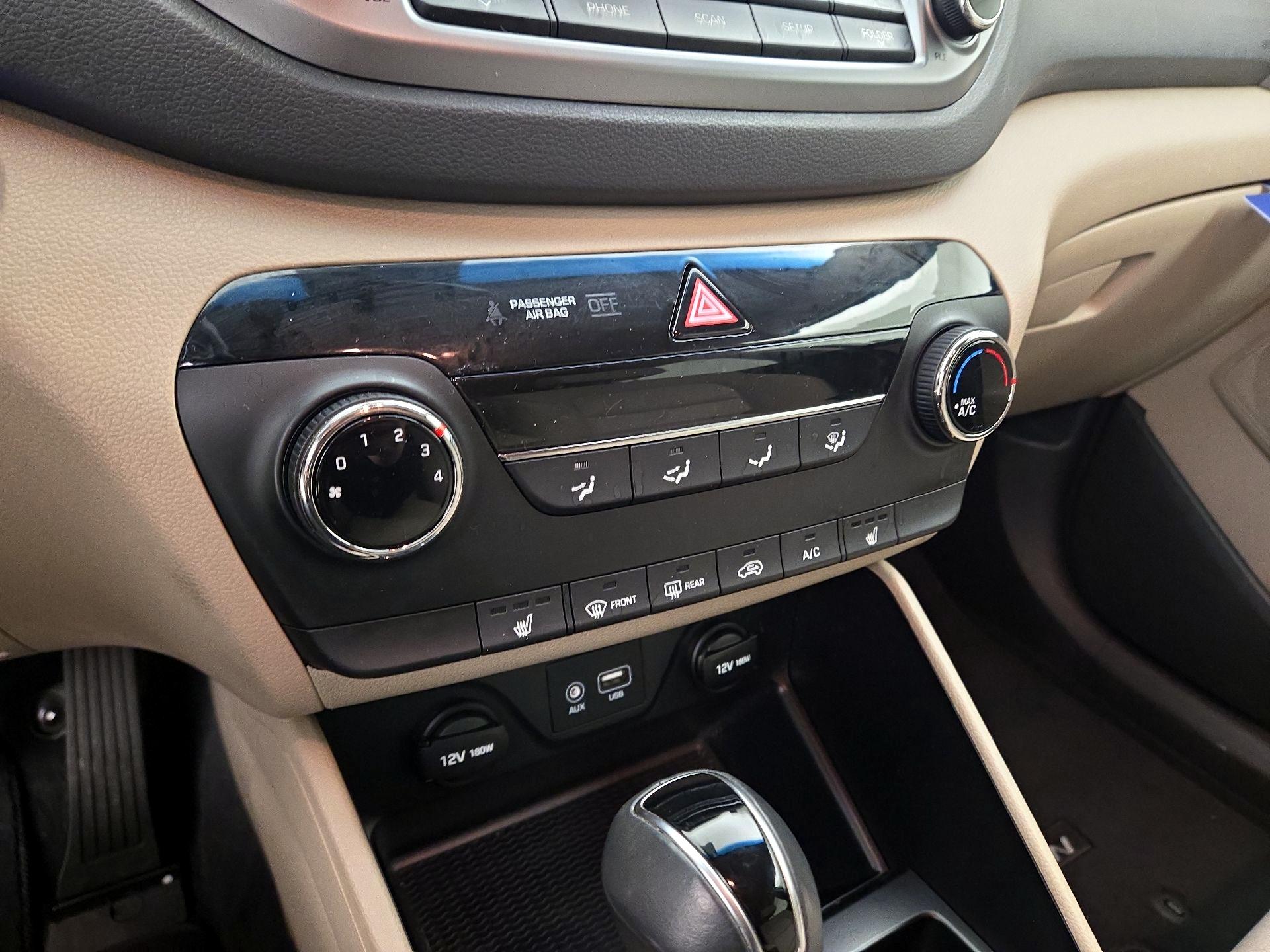 Thumbnail: 2016 Hyundai Tucson - 16