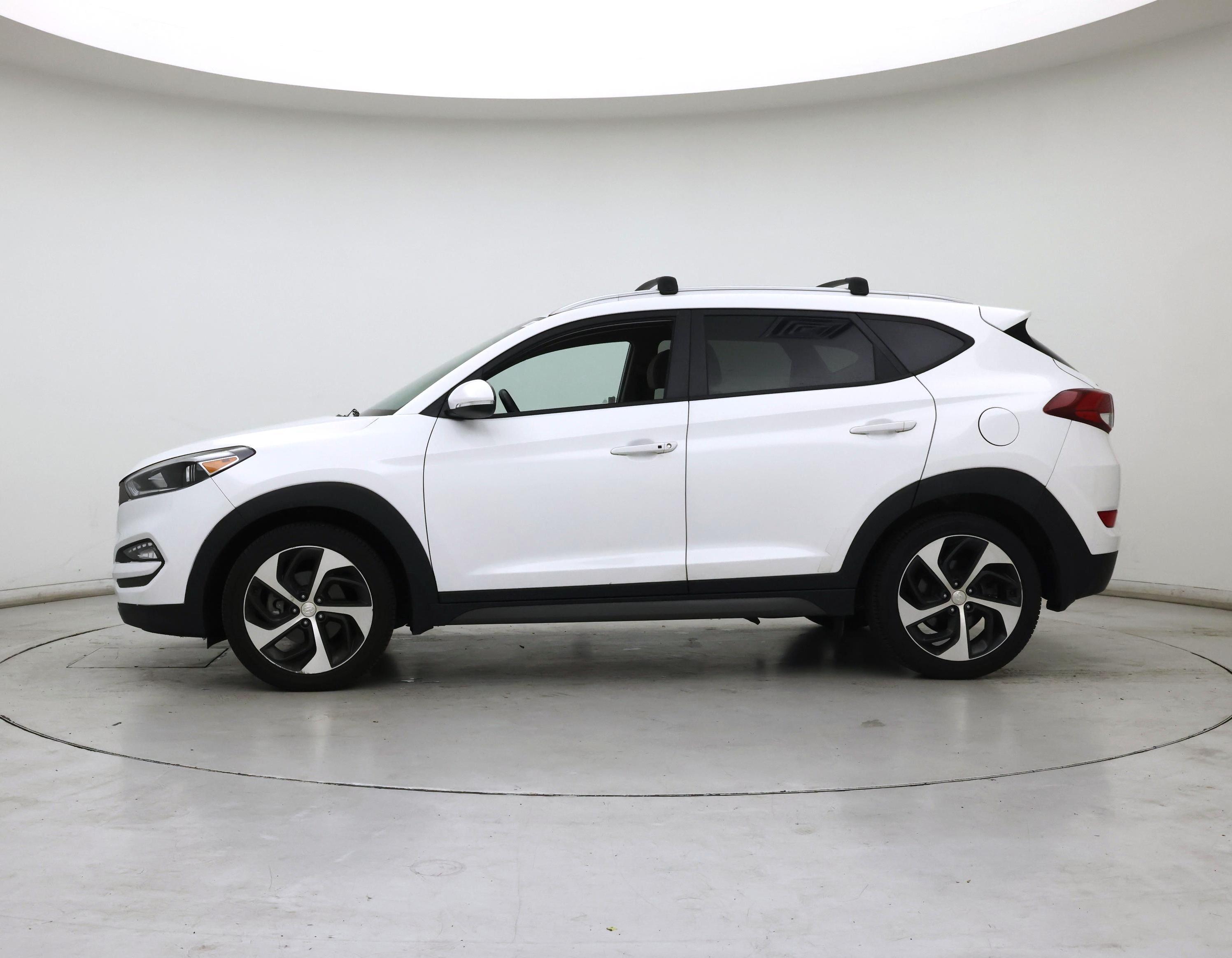 Thumbnail: 2016 Hyundai Tucson - 3