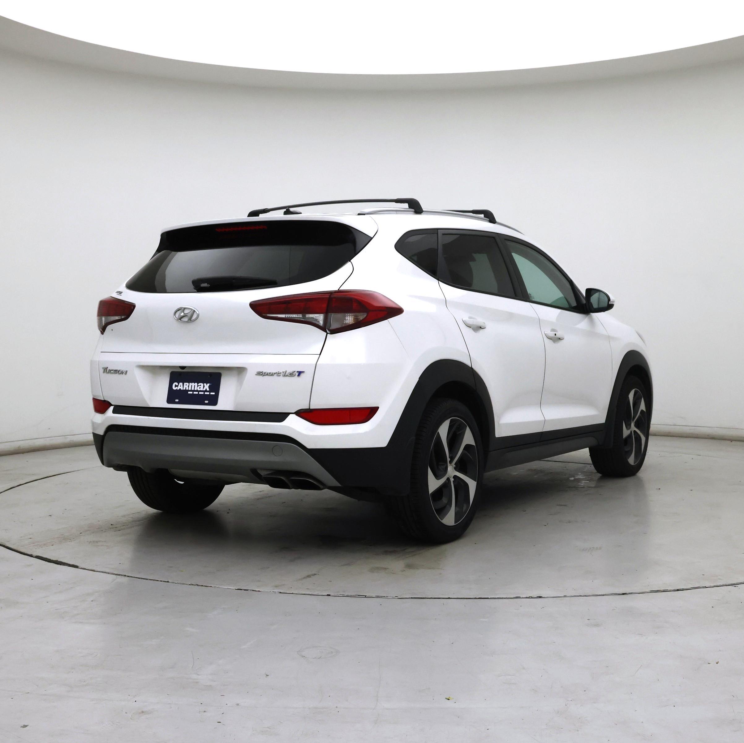 Thumbnail: 2016 Hyundai Tucson - 8