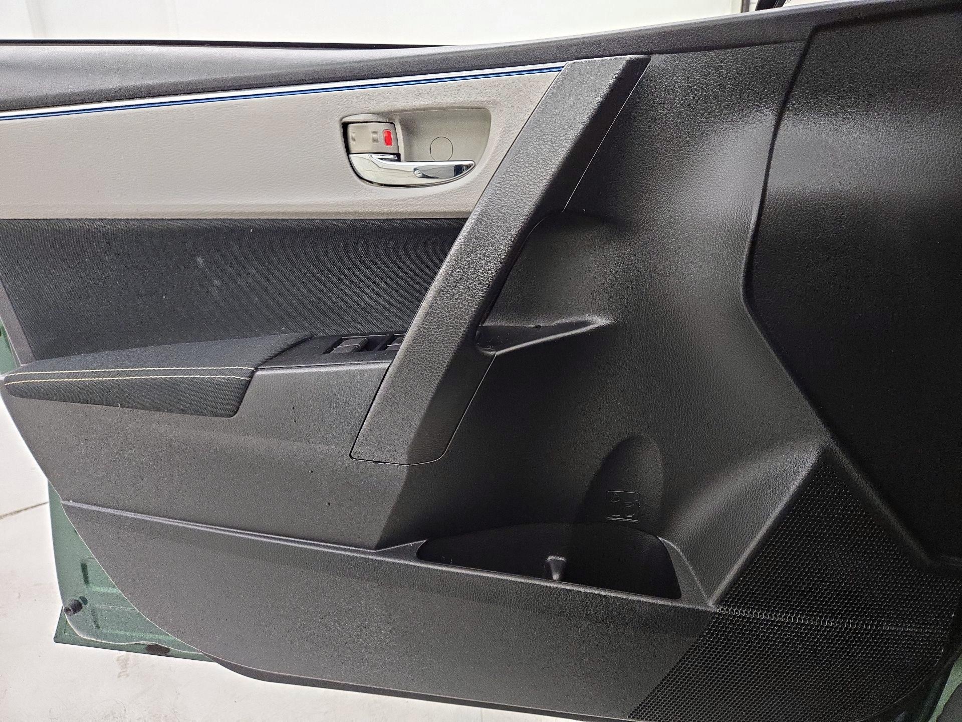 Thumbnail: 2014 Toyota Corolla - 12