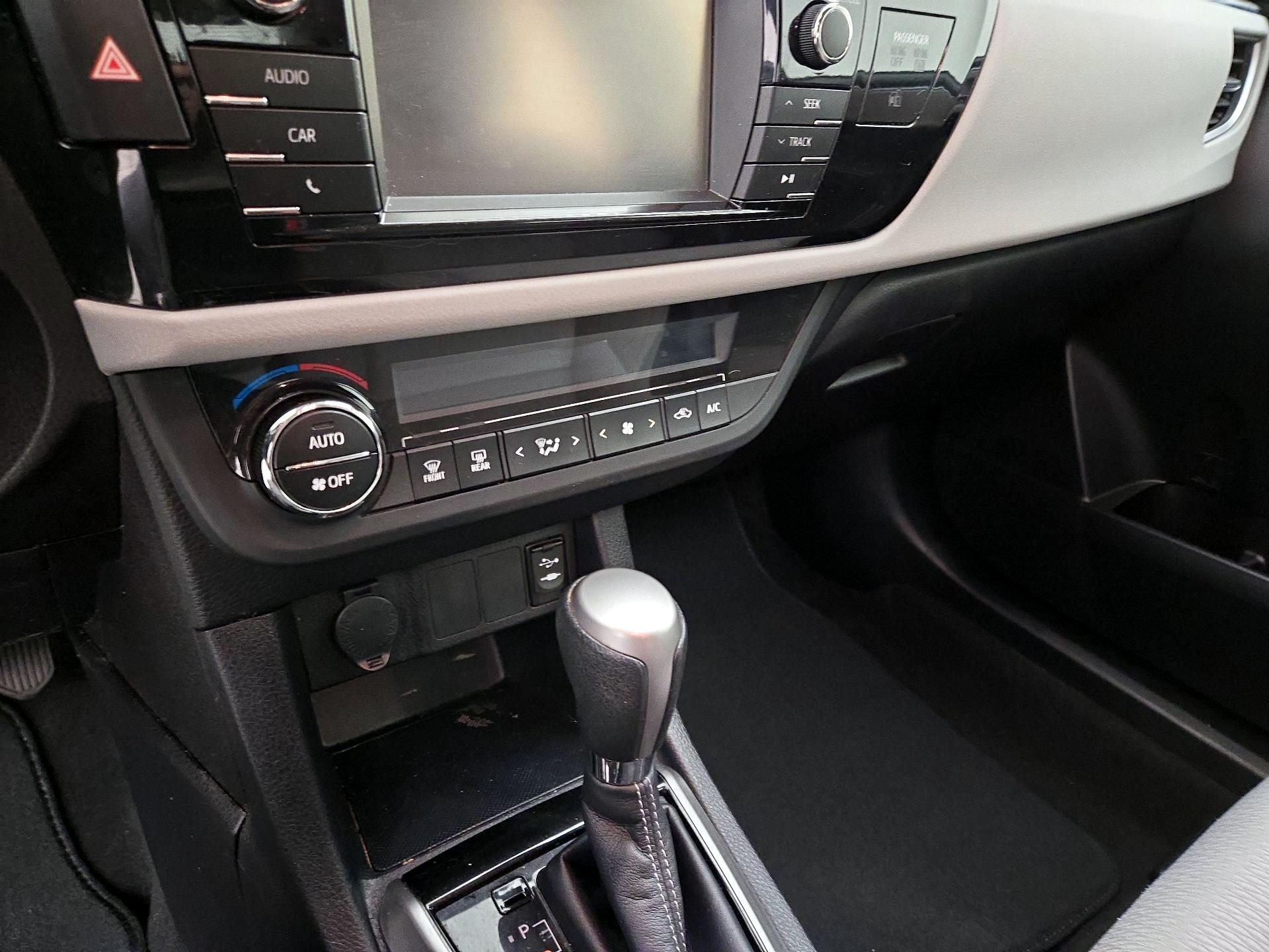 Thumbnail: 2014 Toyota Corolla - 16