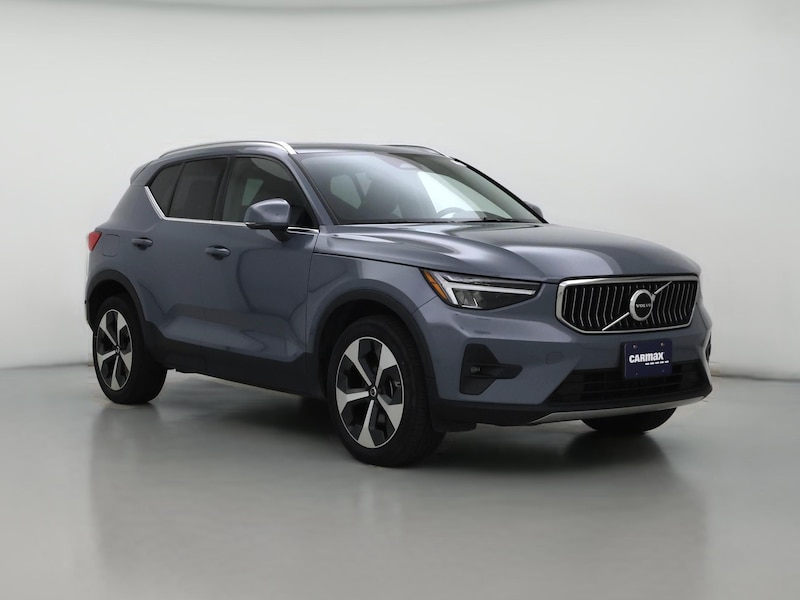 2023 Volvo XC40 B5 Plus -
                  Newark, DE