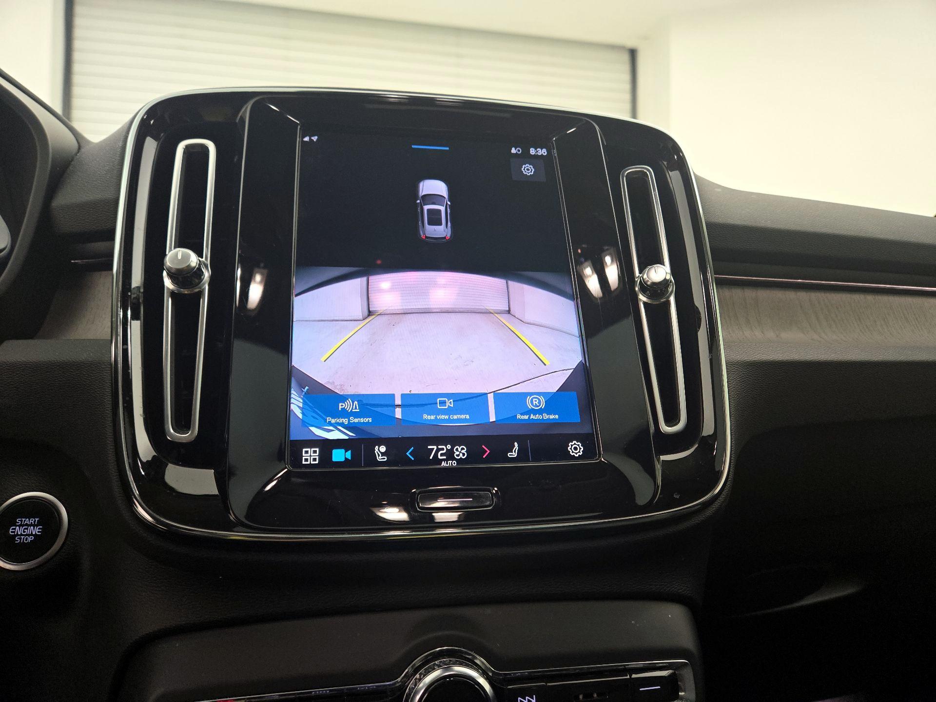 Thumbnail: 2023 Volvo XC40 - 13