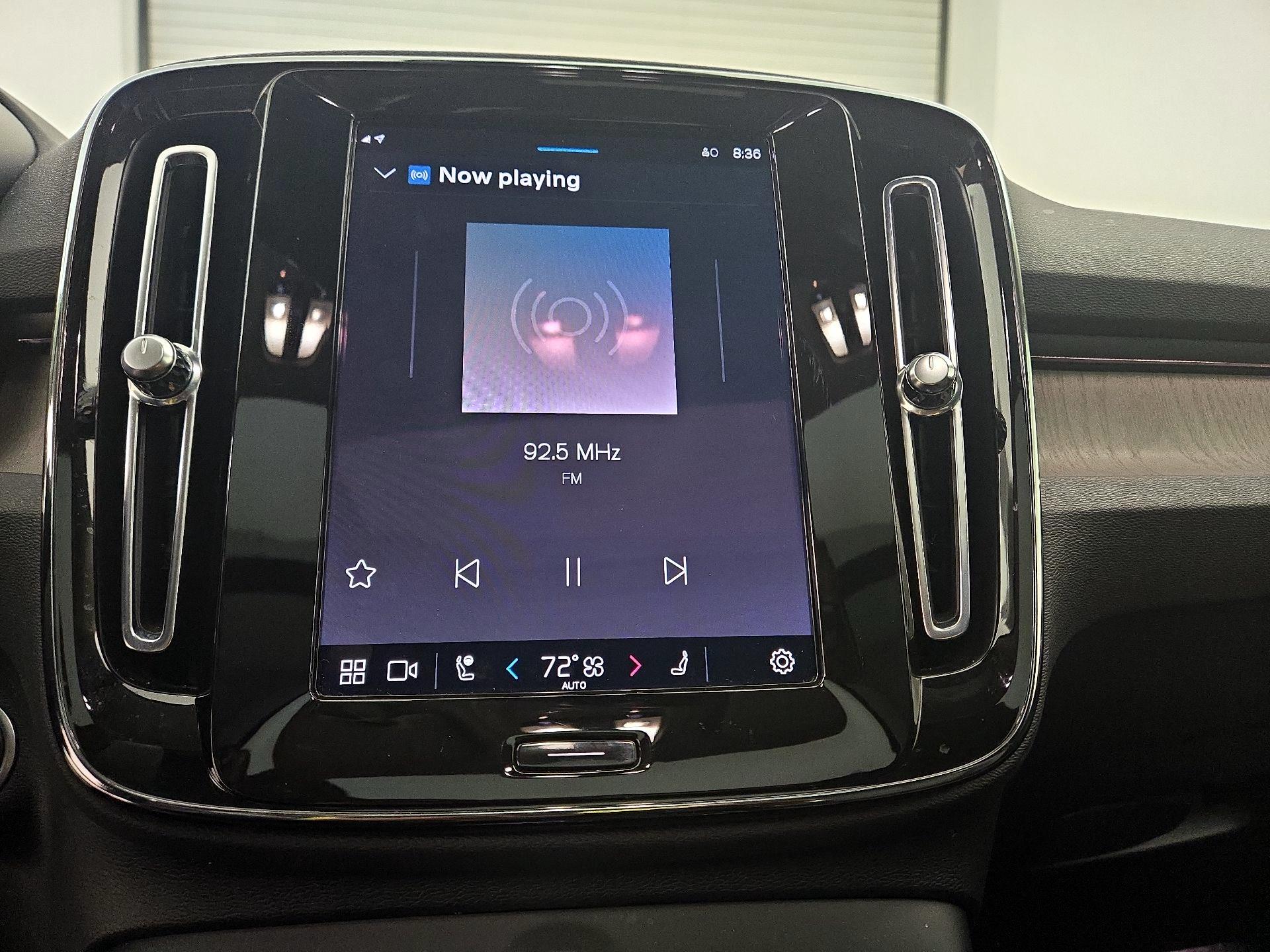 Thumbnail: 2023 Volvo XC40 - 14