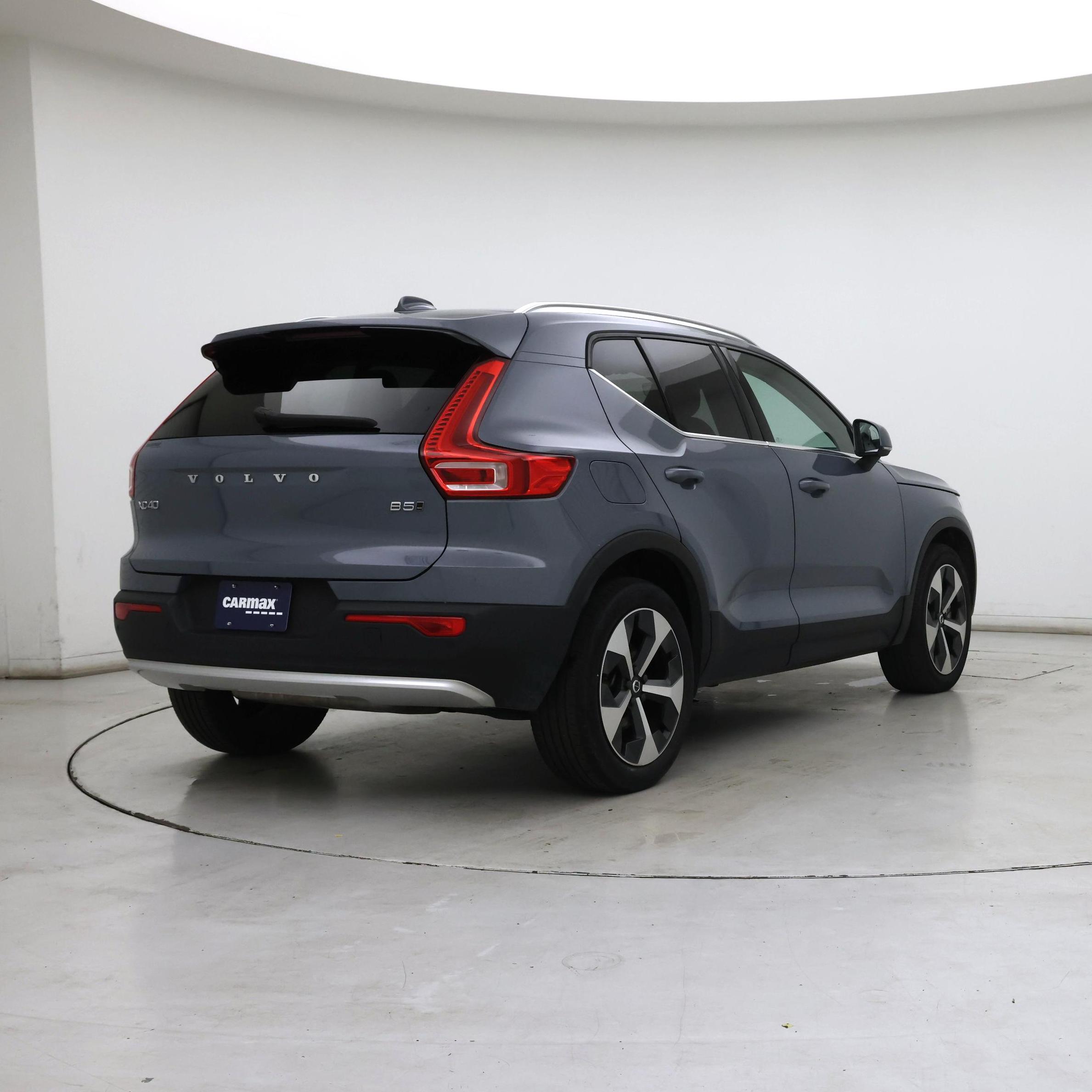 Thumbnail: 2023 Volvo XC40 - 8