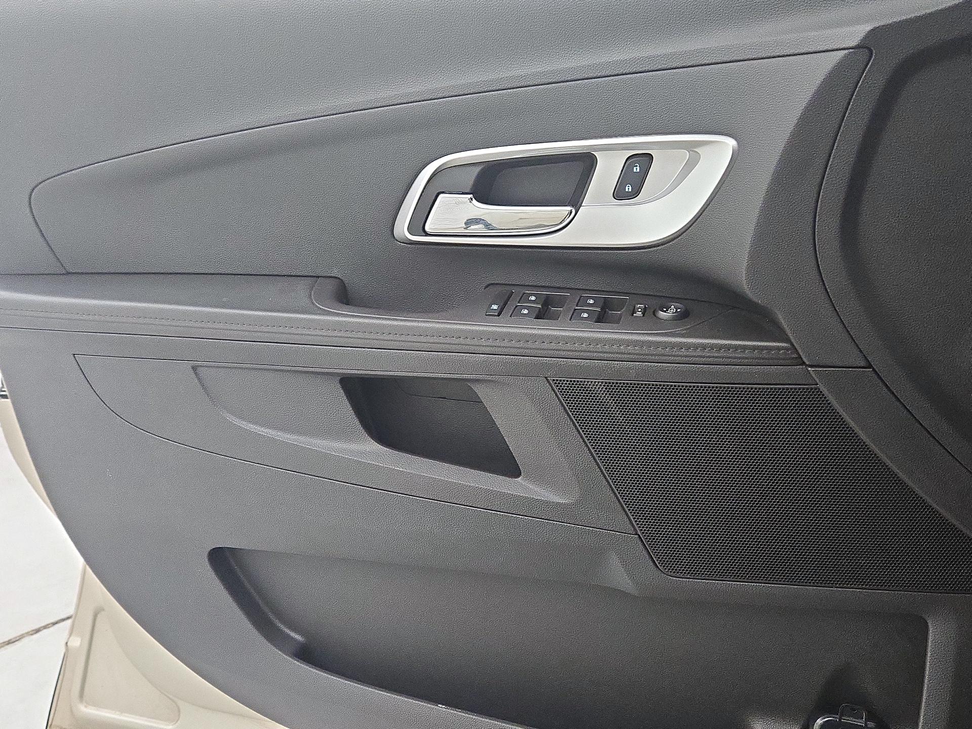 Thumbnail: 2016 Chevrolet Equinox - 12