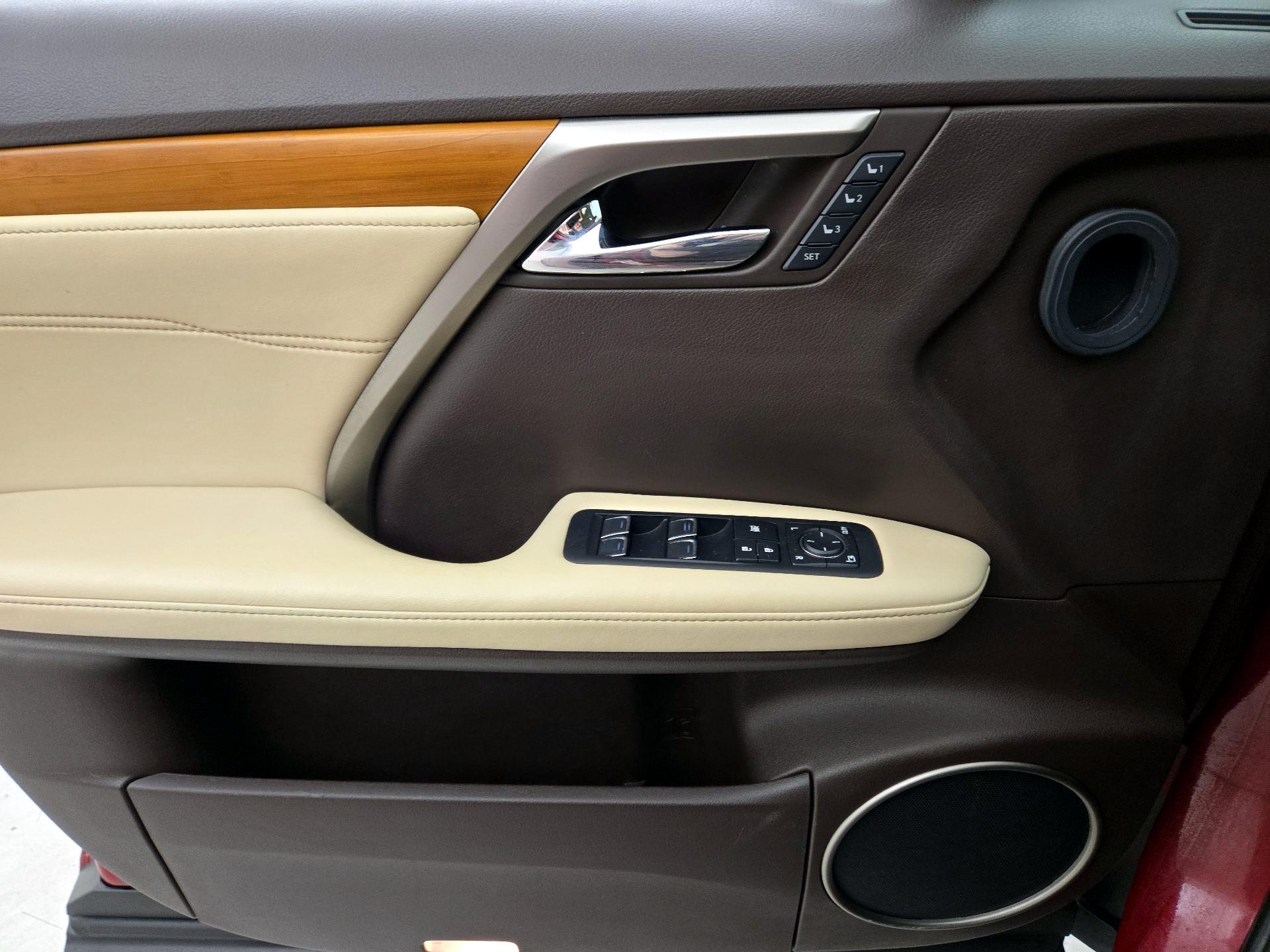 Thumbnail: 2018 Lexus RX - 12