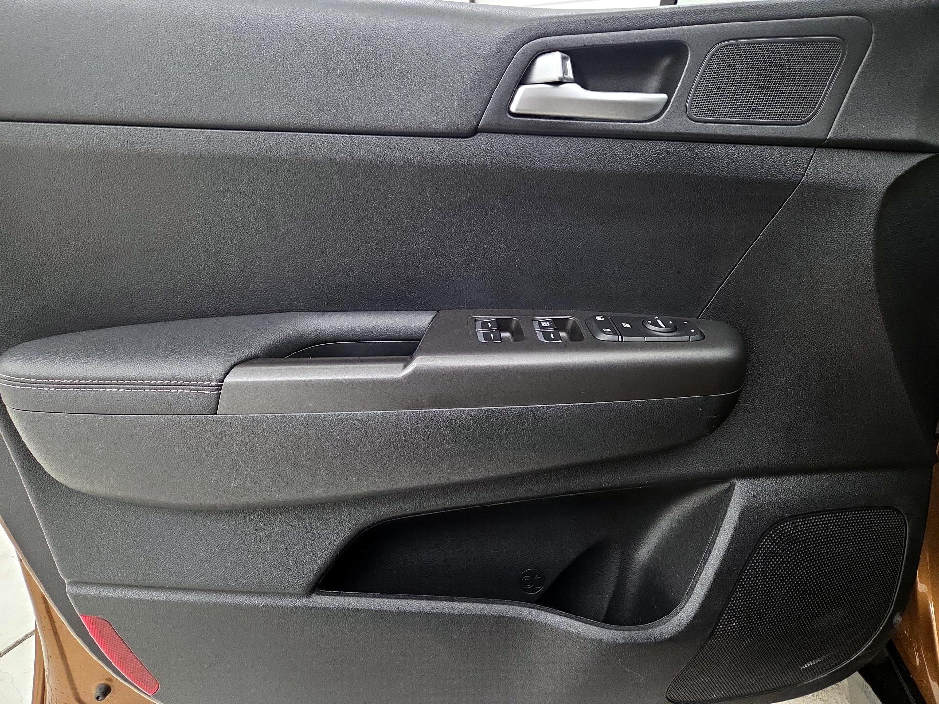 Thumbnail: 2021 Kia Sportage - 12