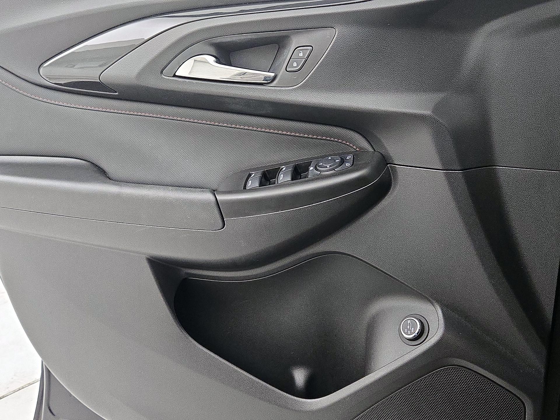 Thumbnail: 2022 Chevrolet TrailBlazer - 12