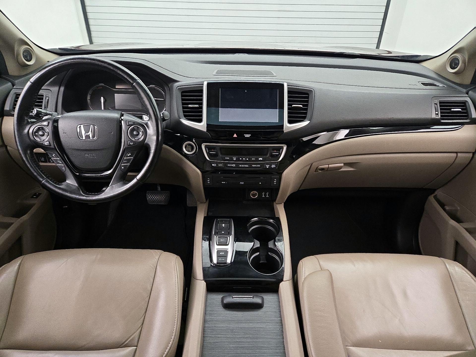 Thumbnail: 2016 Honda Pilot - 9