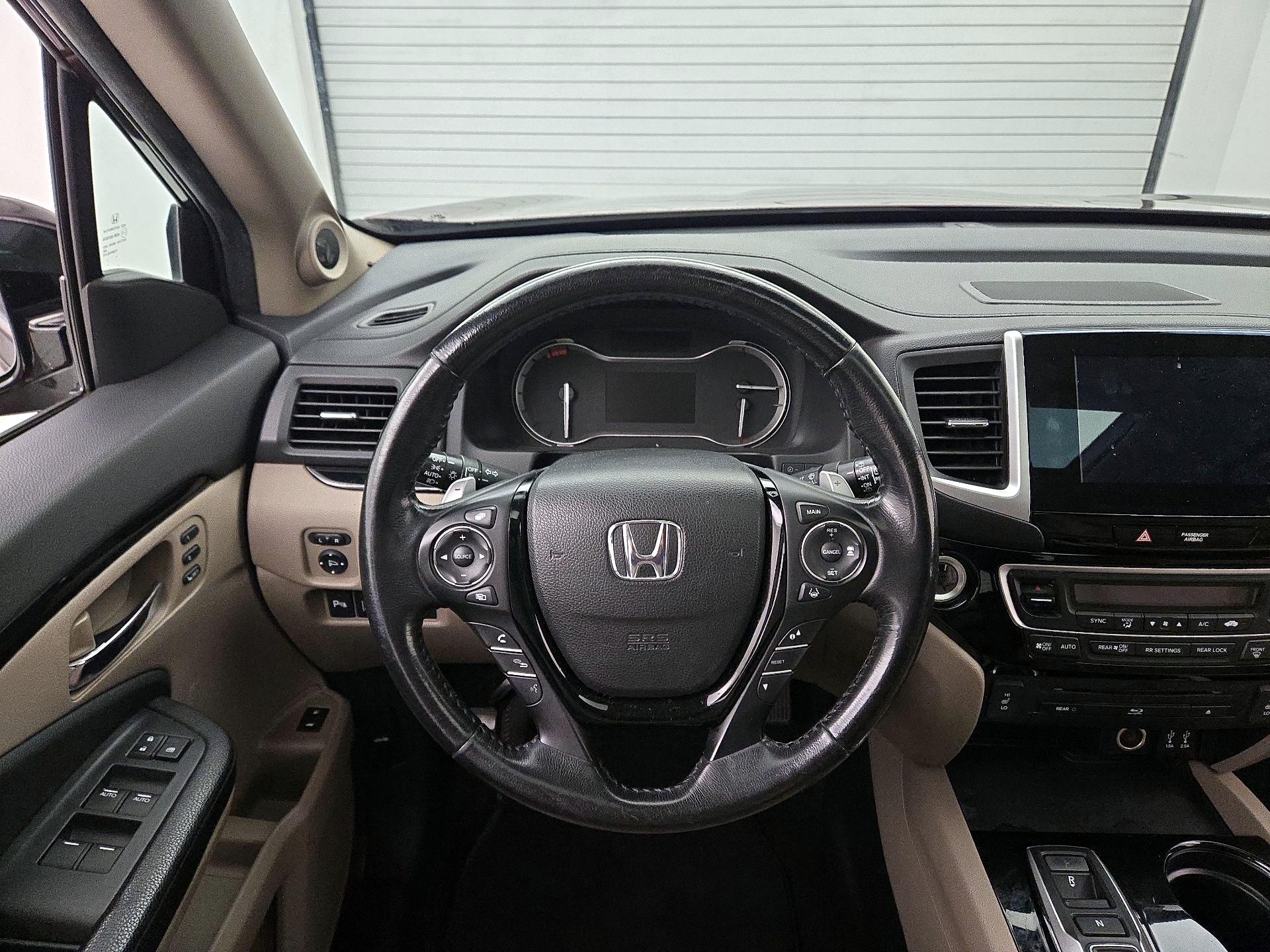 Thumbnail: 2016 Honda Pilot - 10