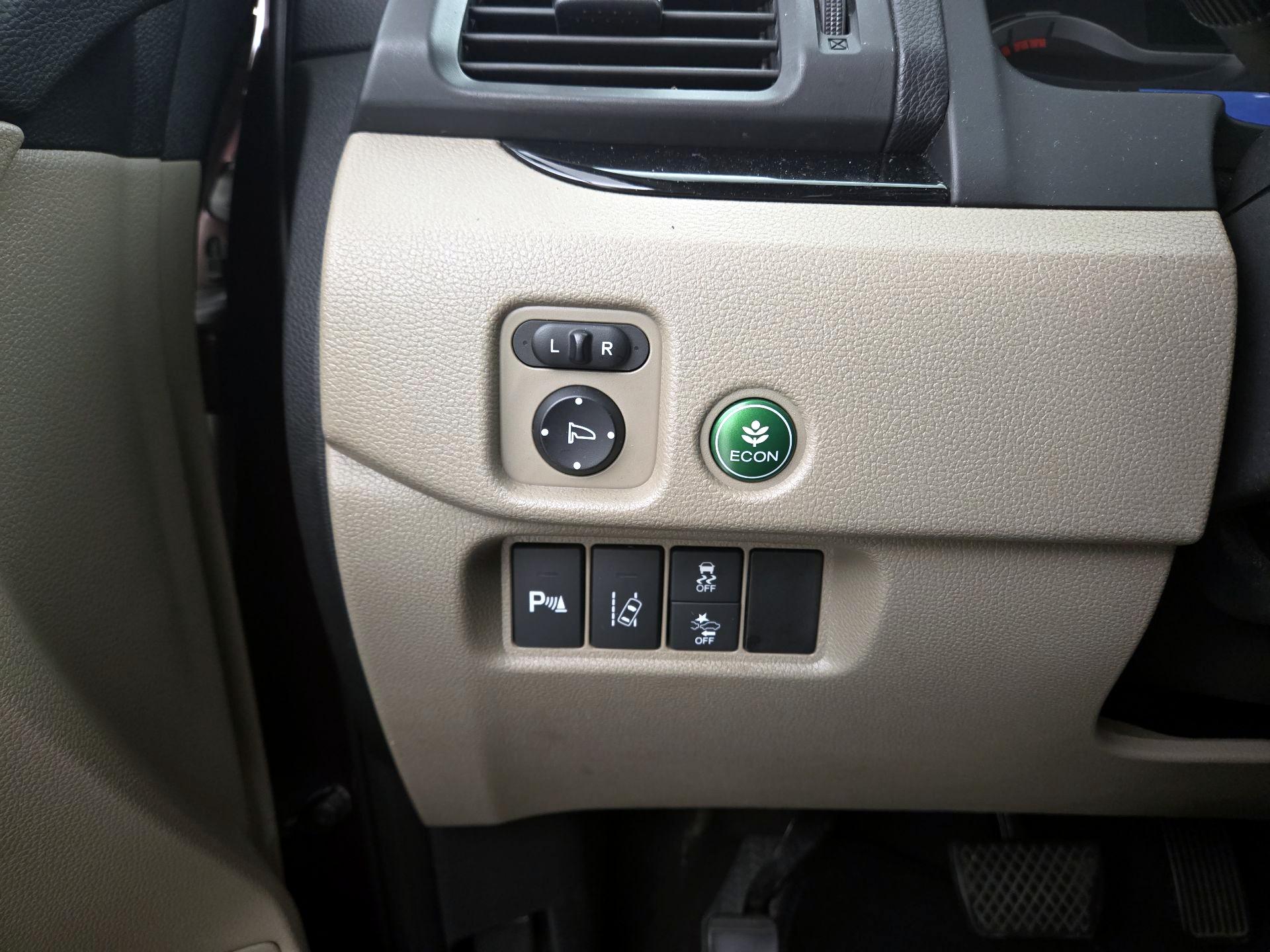 Thumbnail: 2016 Honda Pilot - 13