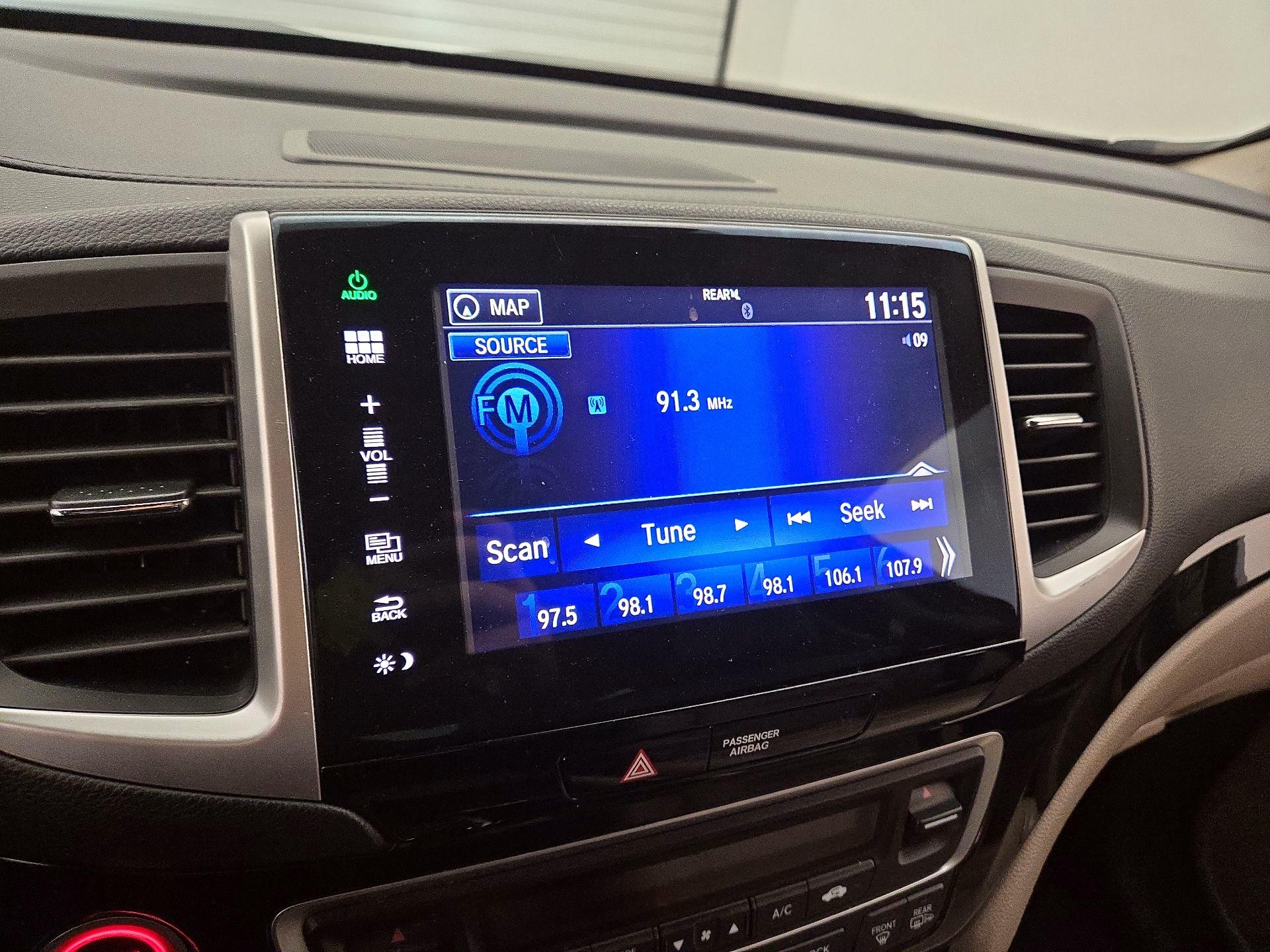 Thumbnail: 2016 Honda Pilot - 15