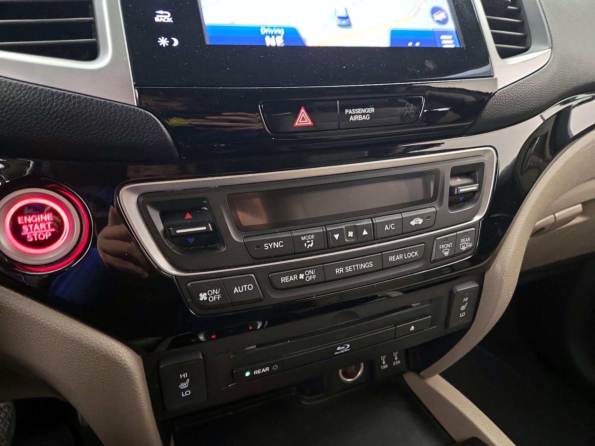 Thumbnail: 2016 Honda Pilot - 16