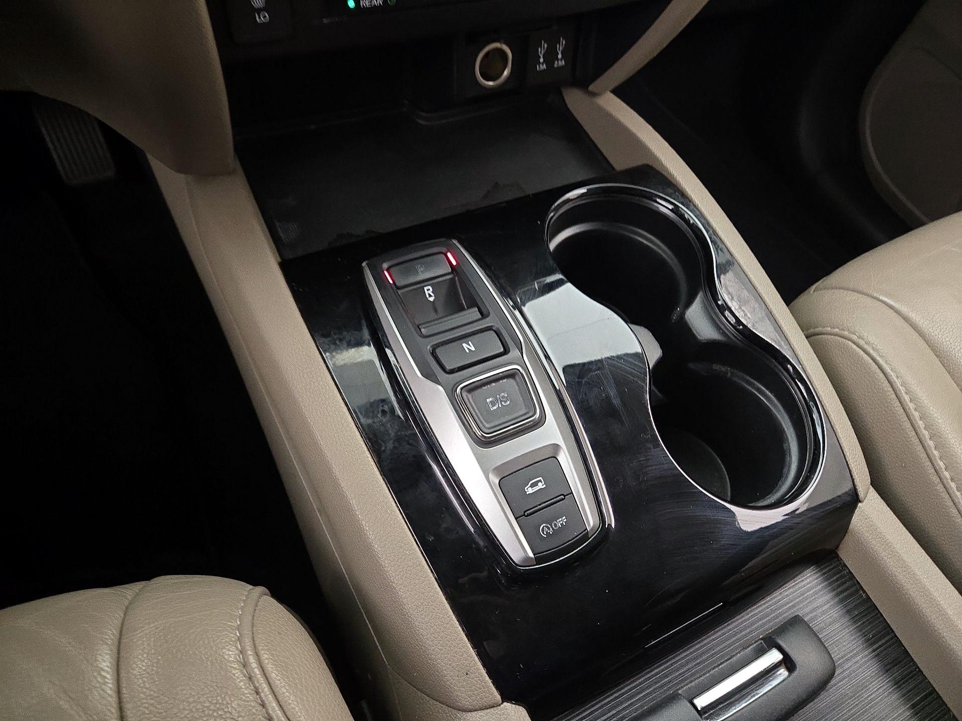 Thumbnail: 2016 Honda Pilot - 17