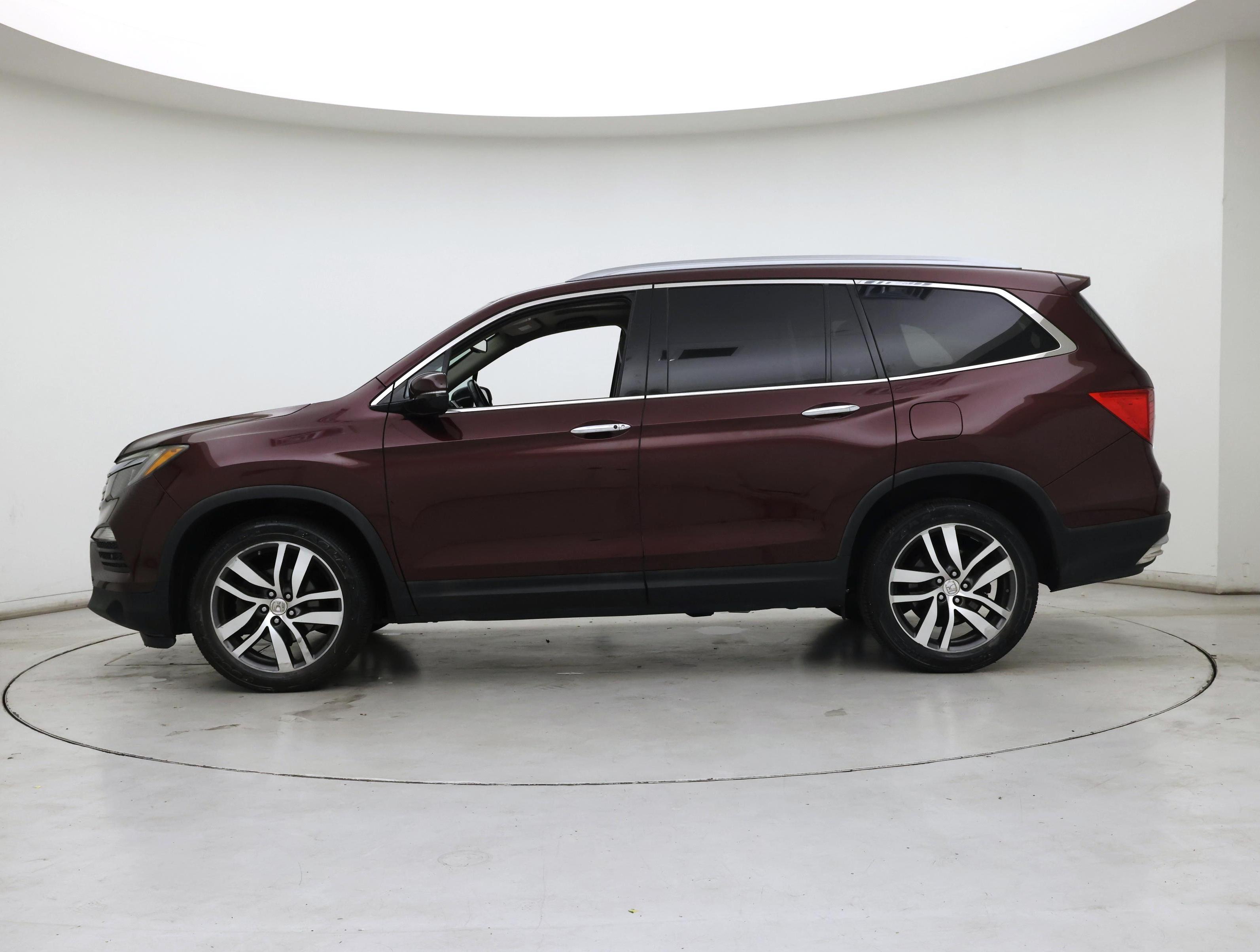 Thumbnail: 2016 Honda Pilot - 3