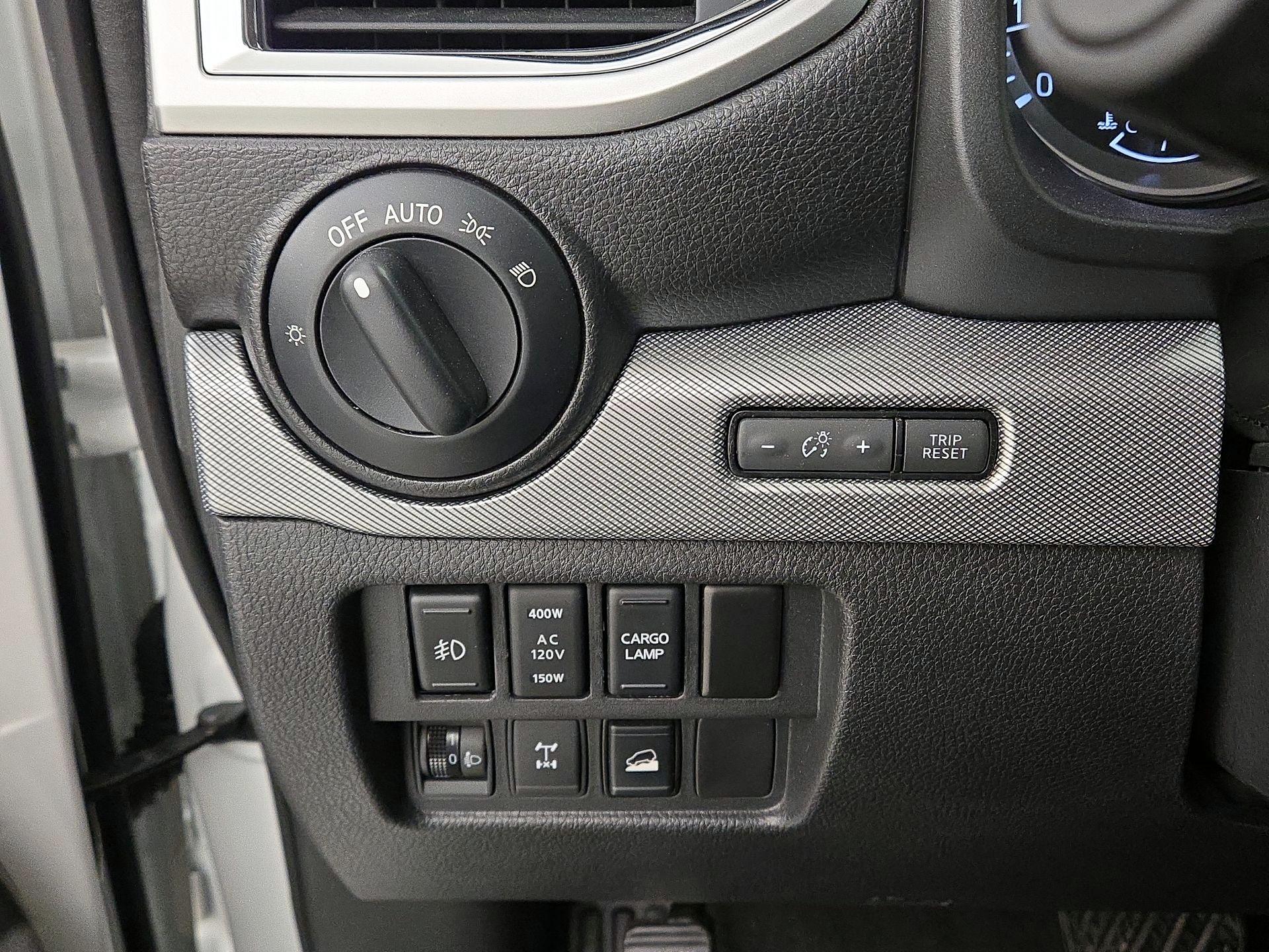 Thumbnail: 2018 Nissan Titan - 13