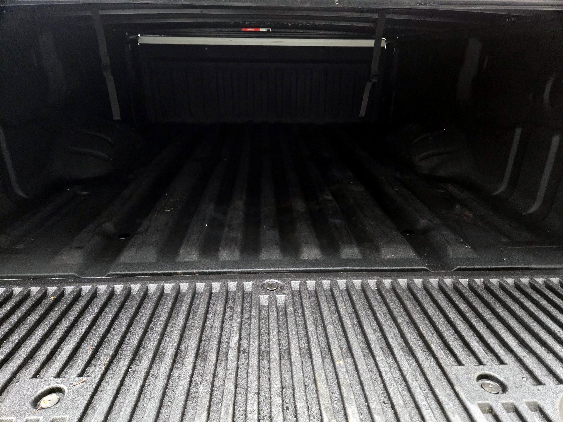 Thumbnail: 2018 Nissan Titan - 19