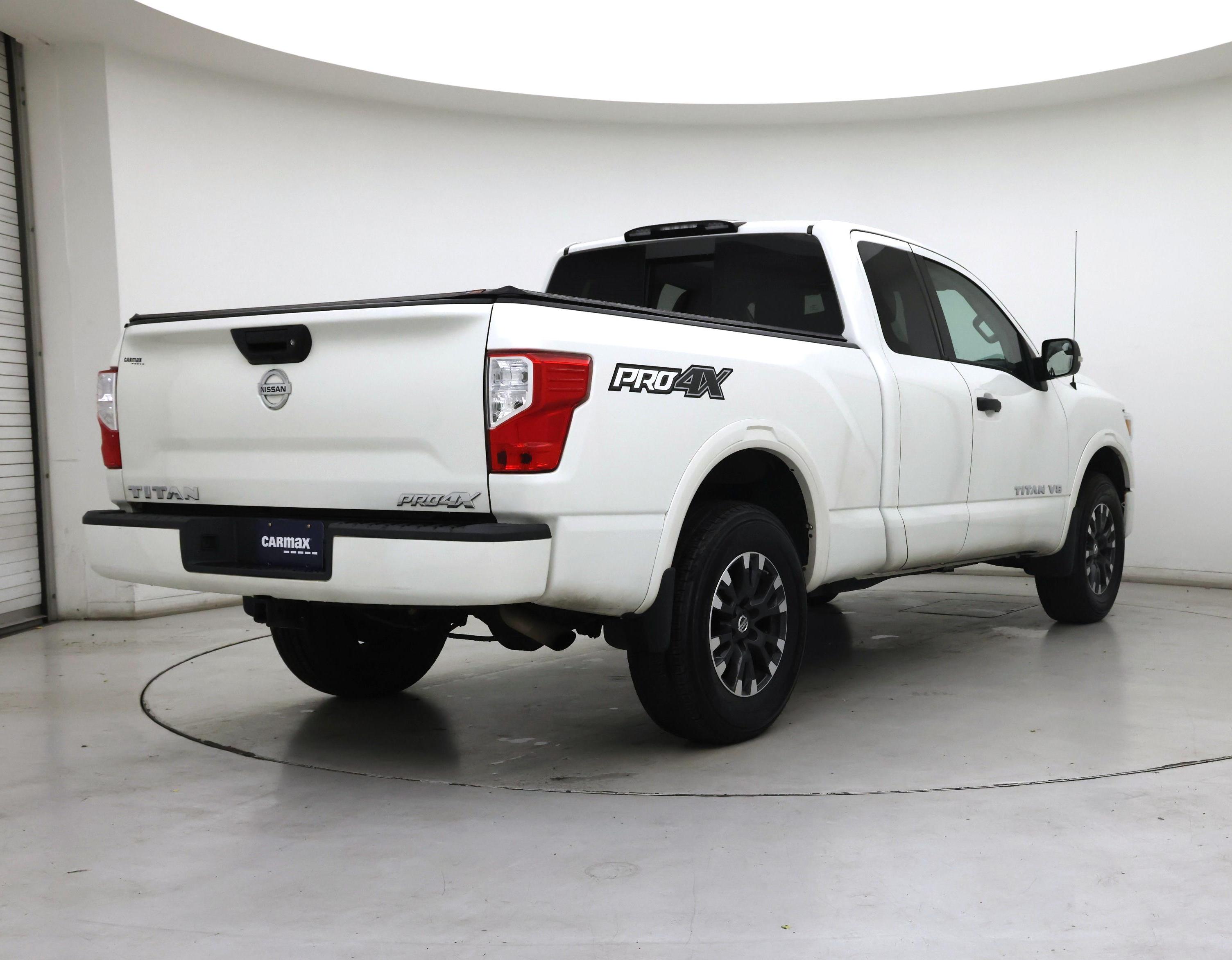 Thumbnail: 2018 Nissan Titan - 8