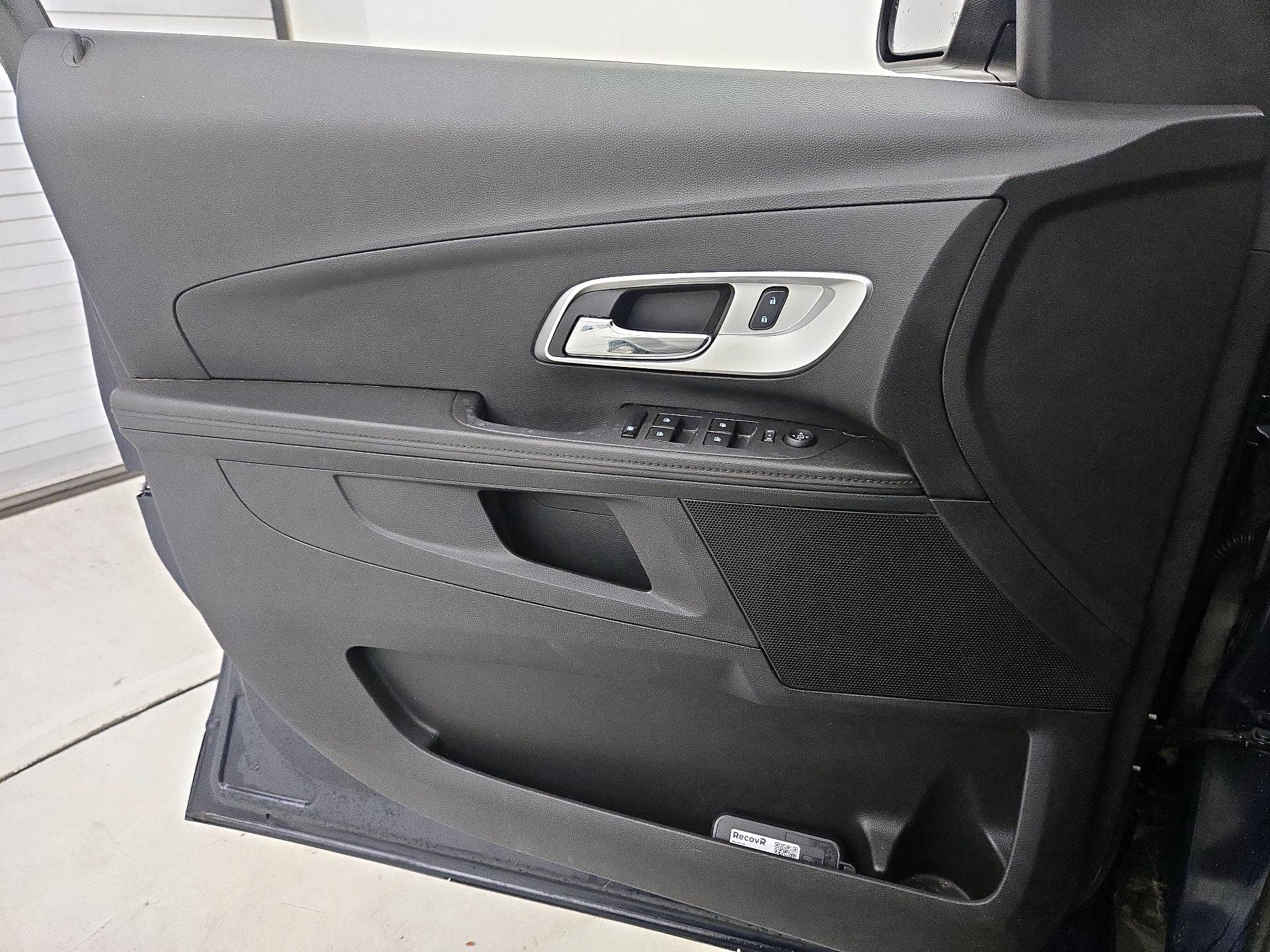 Thumbnail: 2017 Chevrolet Equinox - 12