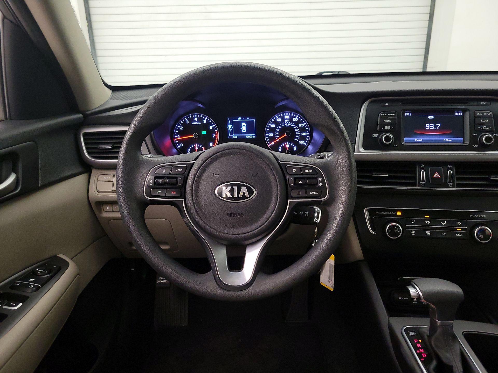 Thumbnail: 2016 Kia Optima - 10