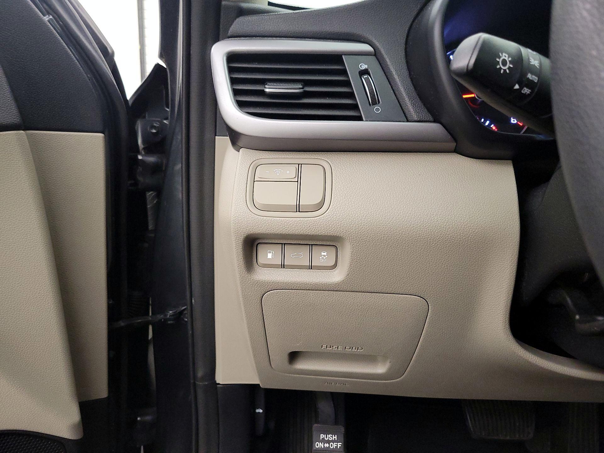 Thumbnail: 2016 Kia Optima - 13