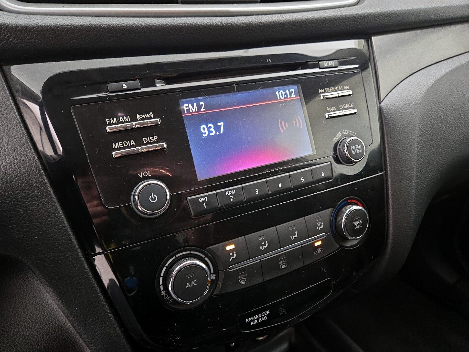 Thumbnail: 2016 Nissan Rogue - 15