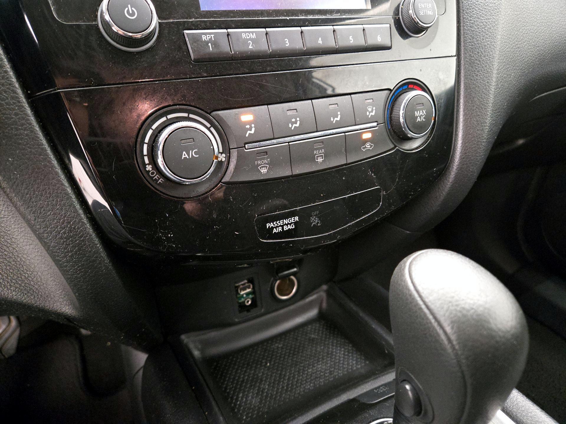 Thumbnail: 2016 Nissan Rogue - 16