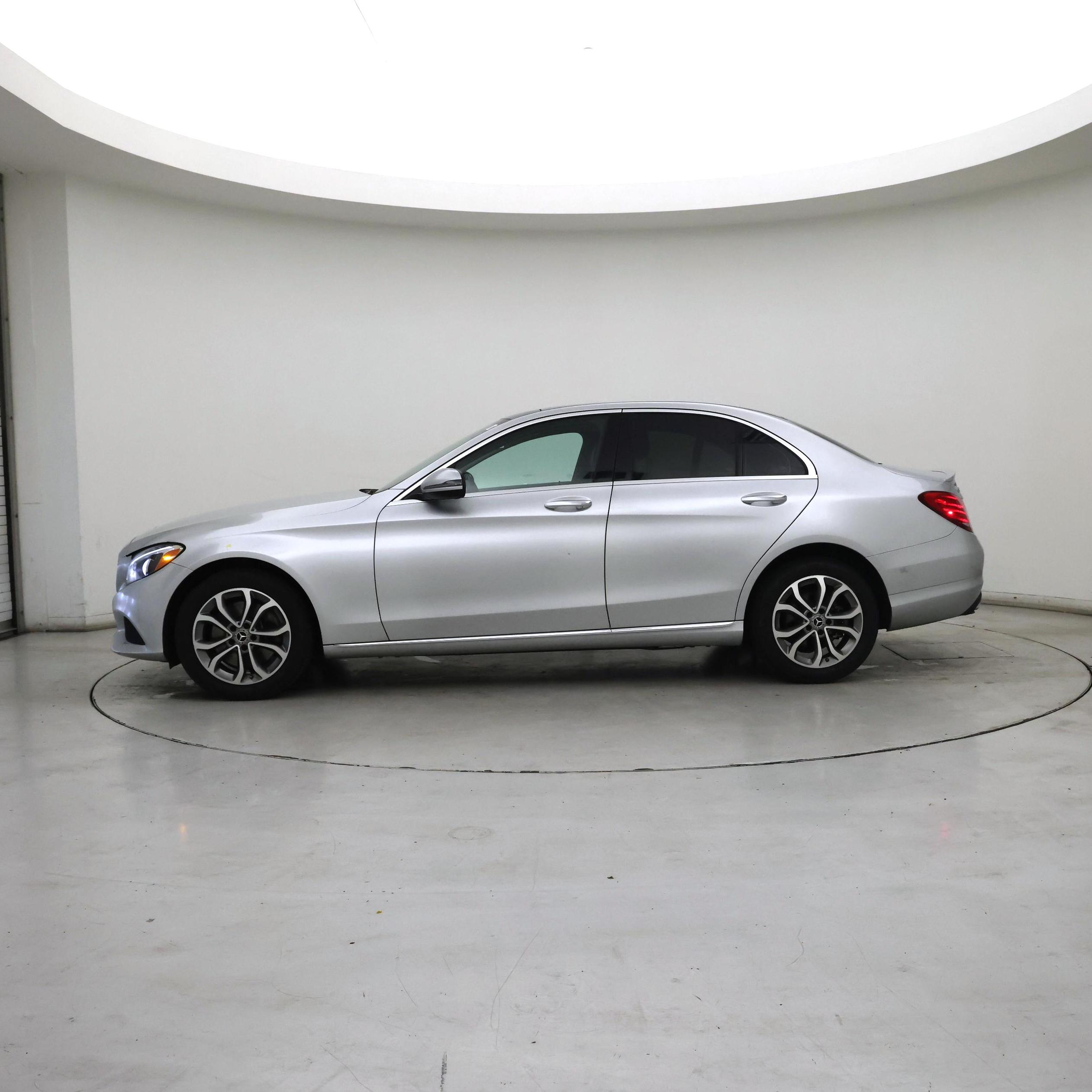 Thumbnail: 2017 Mercedes-Benz C-Class - 3