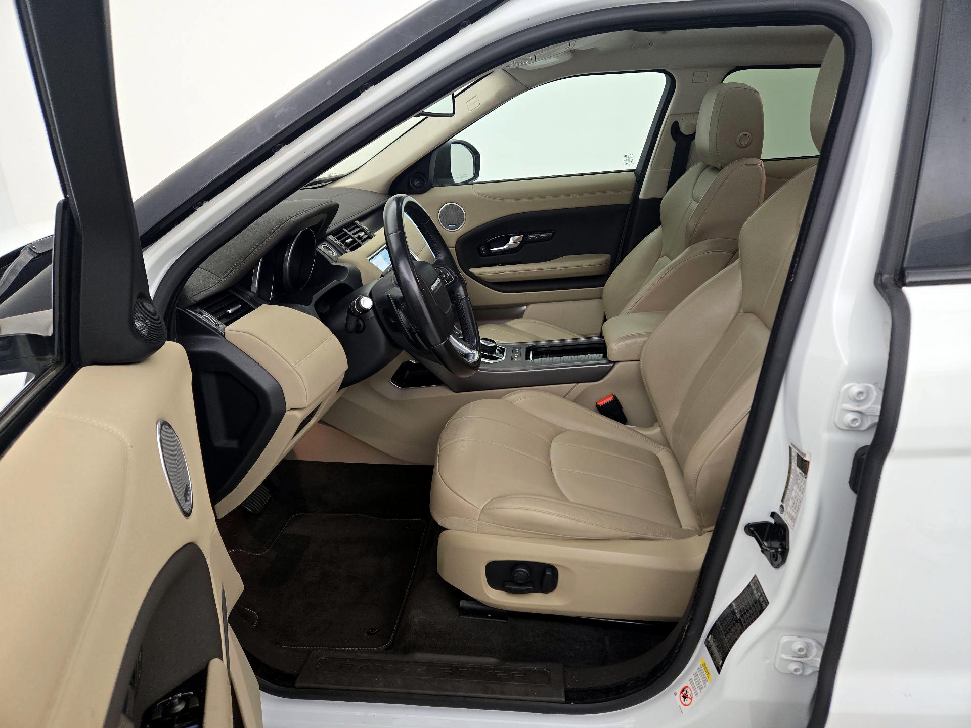 Thumbnail: 2018 Land Rover Range Rover Evoque - 11