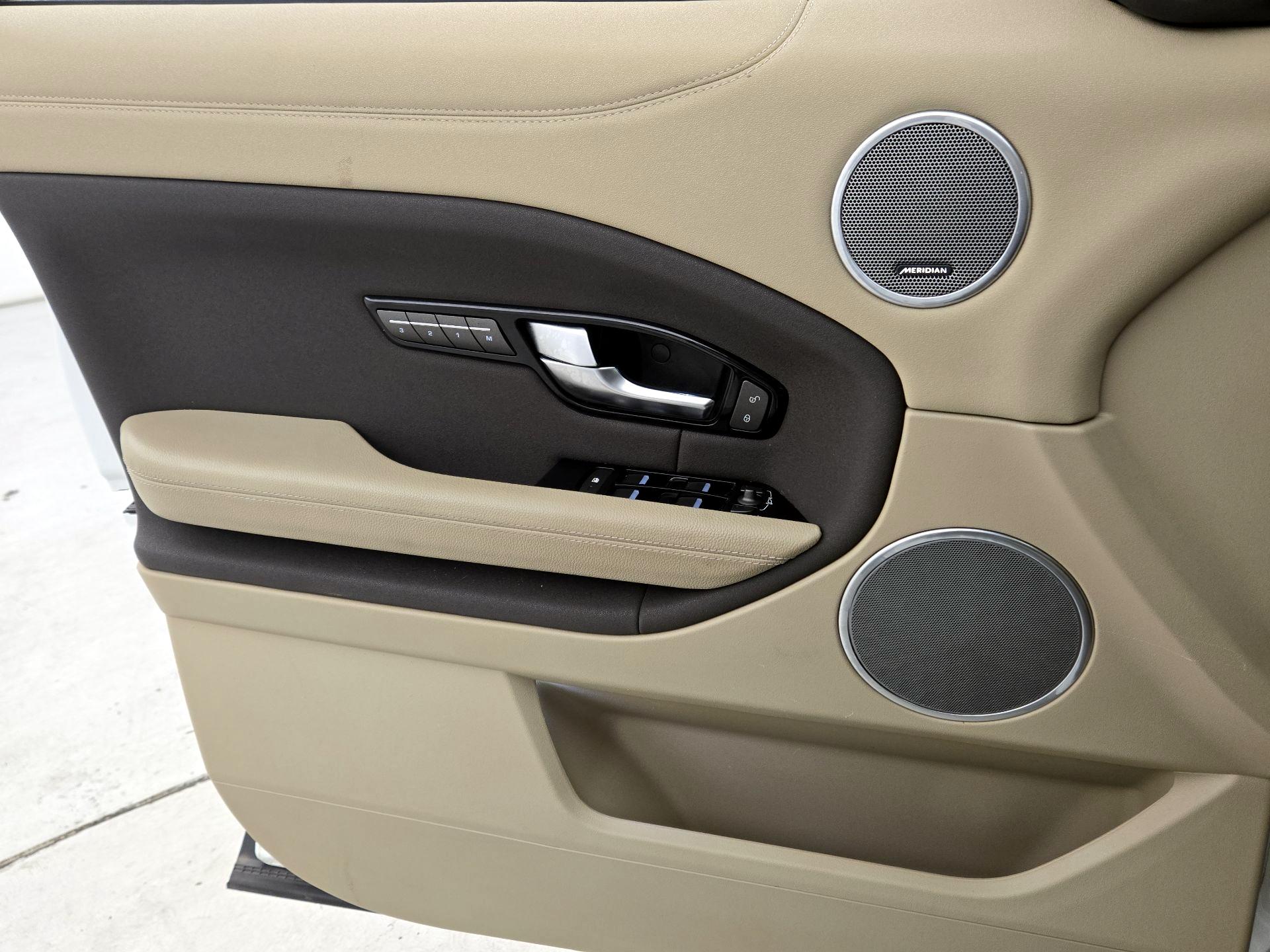 Thumbnail: 2018 Land Rover Range Rover Evoque - 12