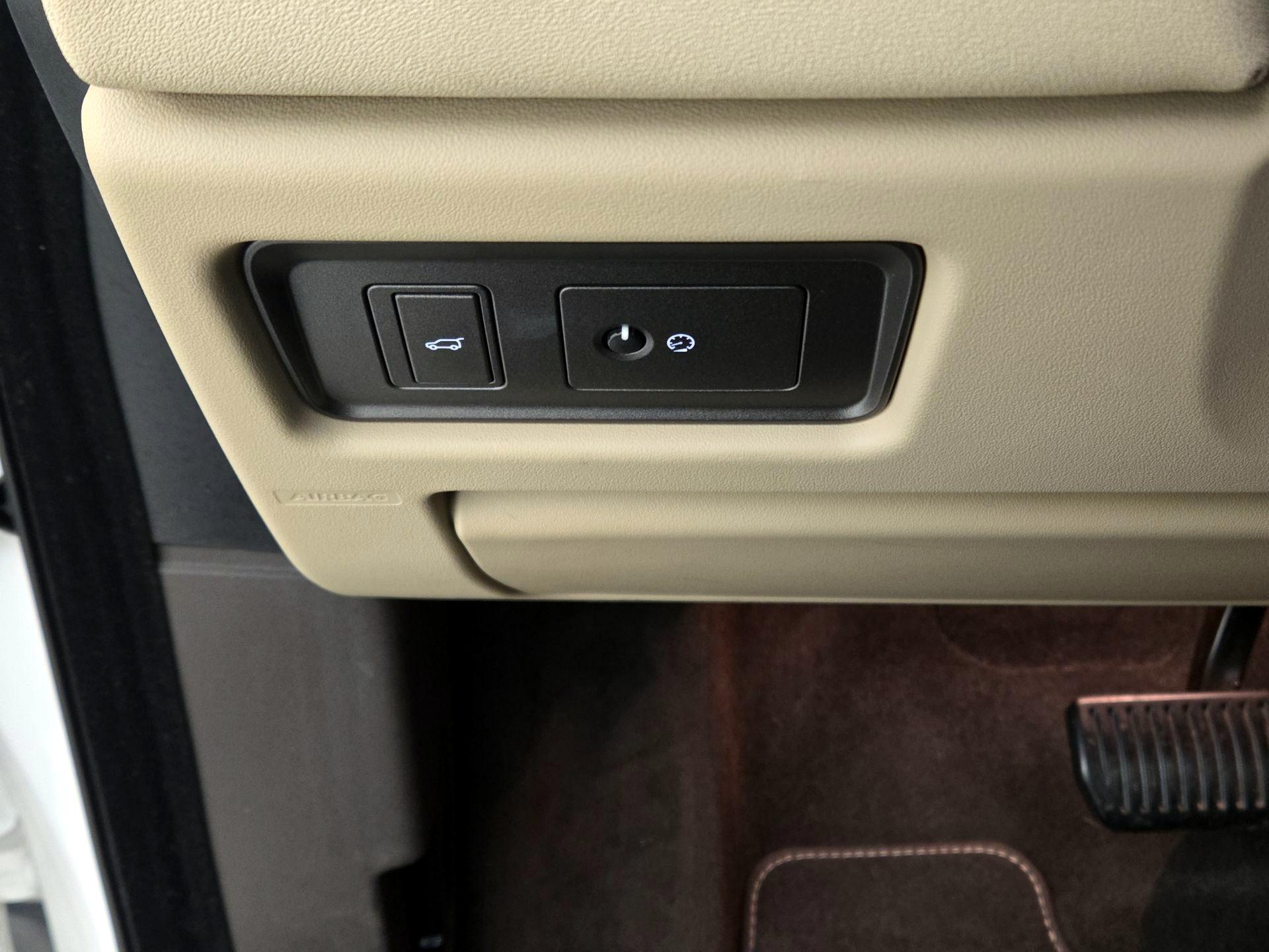 Thumbnail: 2018 Land Rover Range Rover Evoque - 13