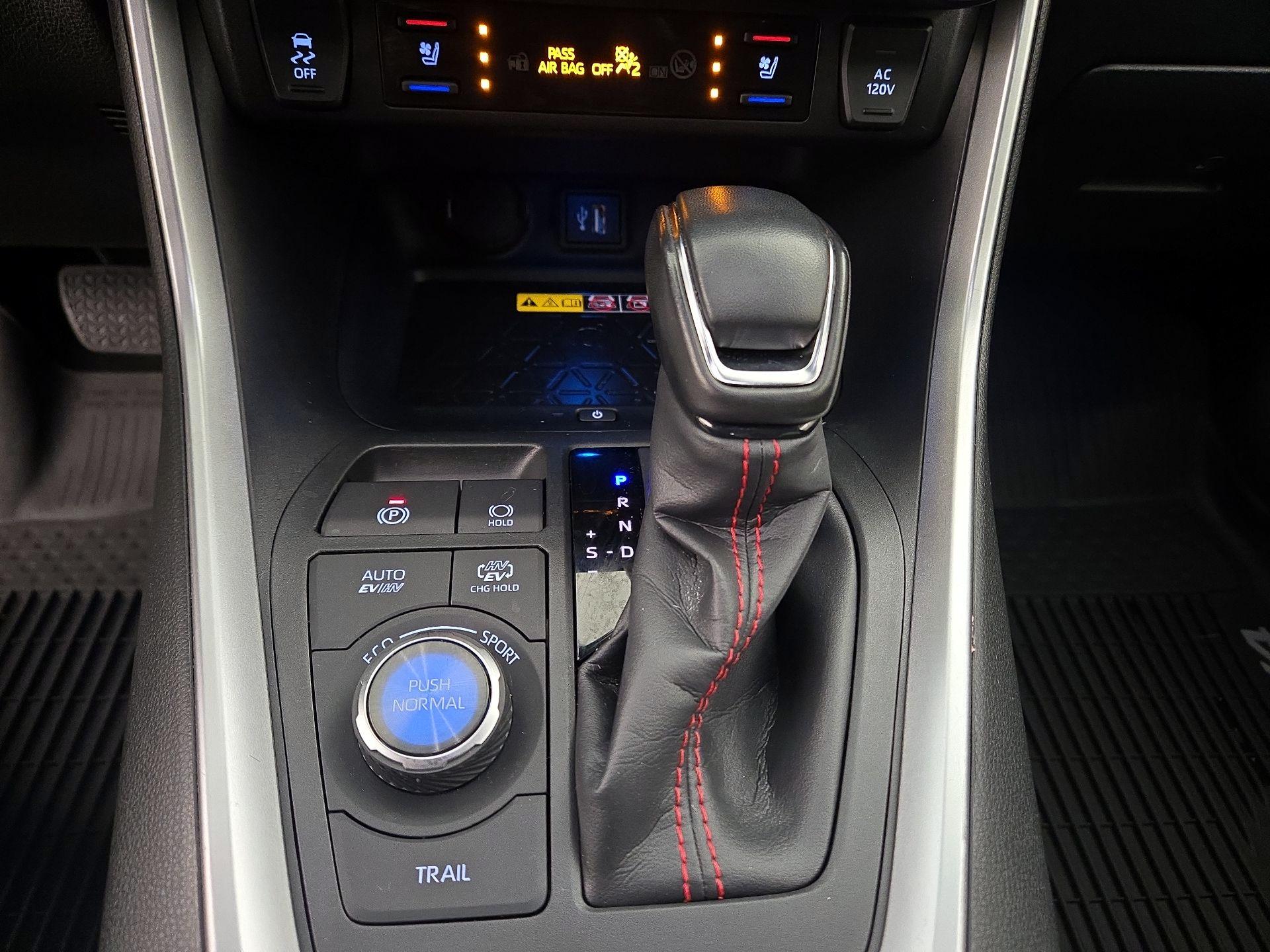 Thumbnail: 2023 Toyota RAV4 - 17