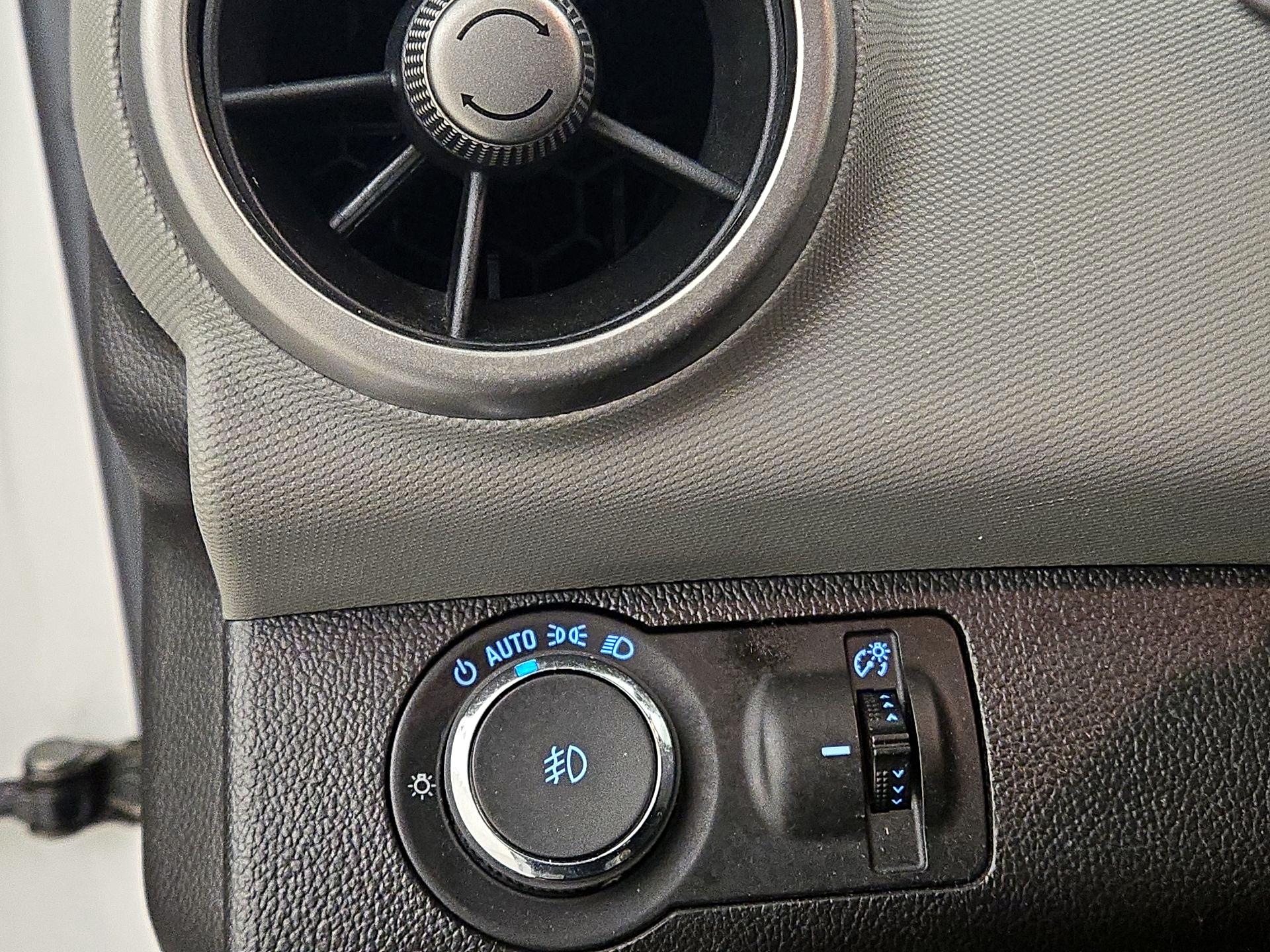 Thumbnail: 2015 Chevrolet Sonic - 13