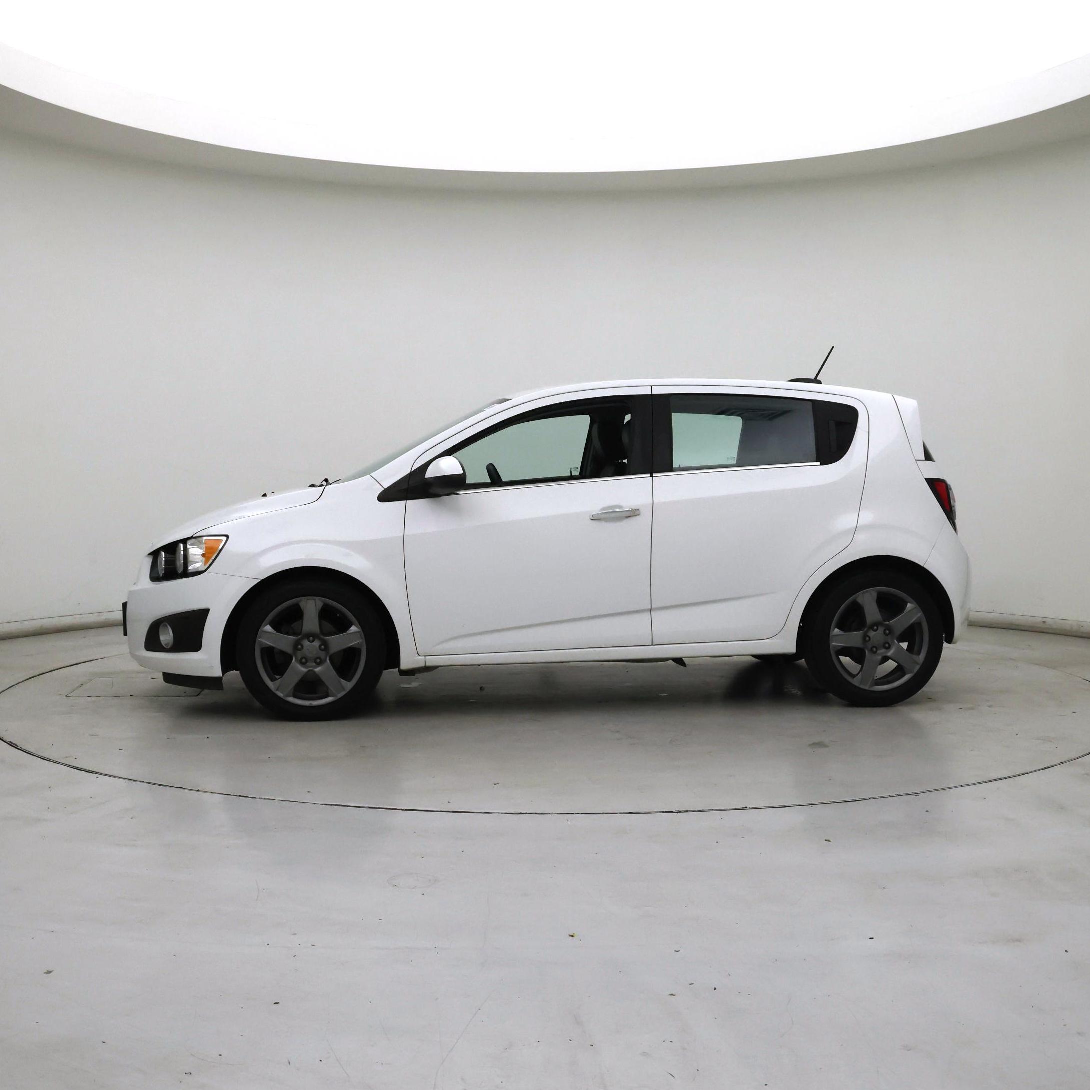 Thumbnail: 2015 Chevrolet Sonic - 3