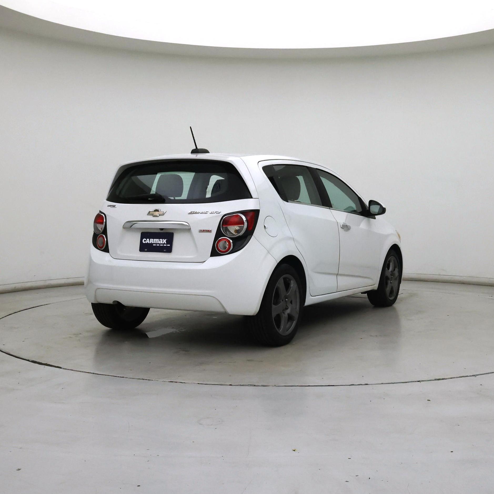 Thumbnail: 2015 Chevrolet Sonic - 8