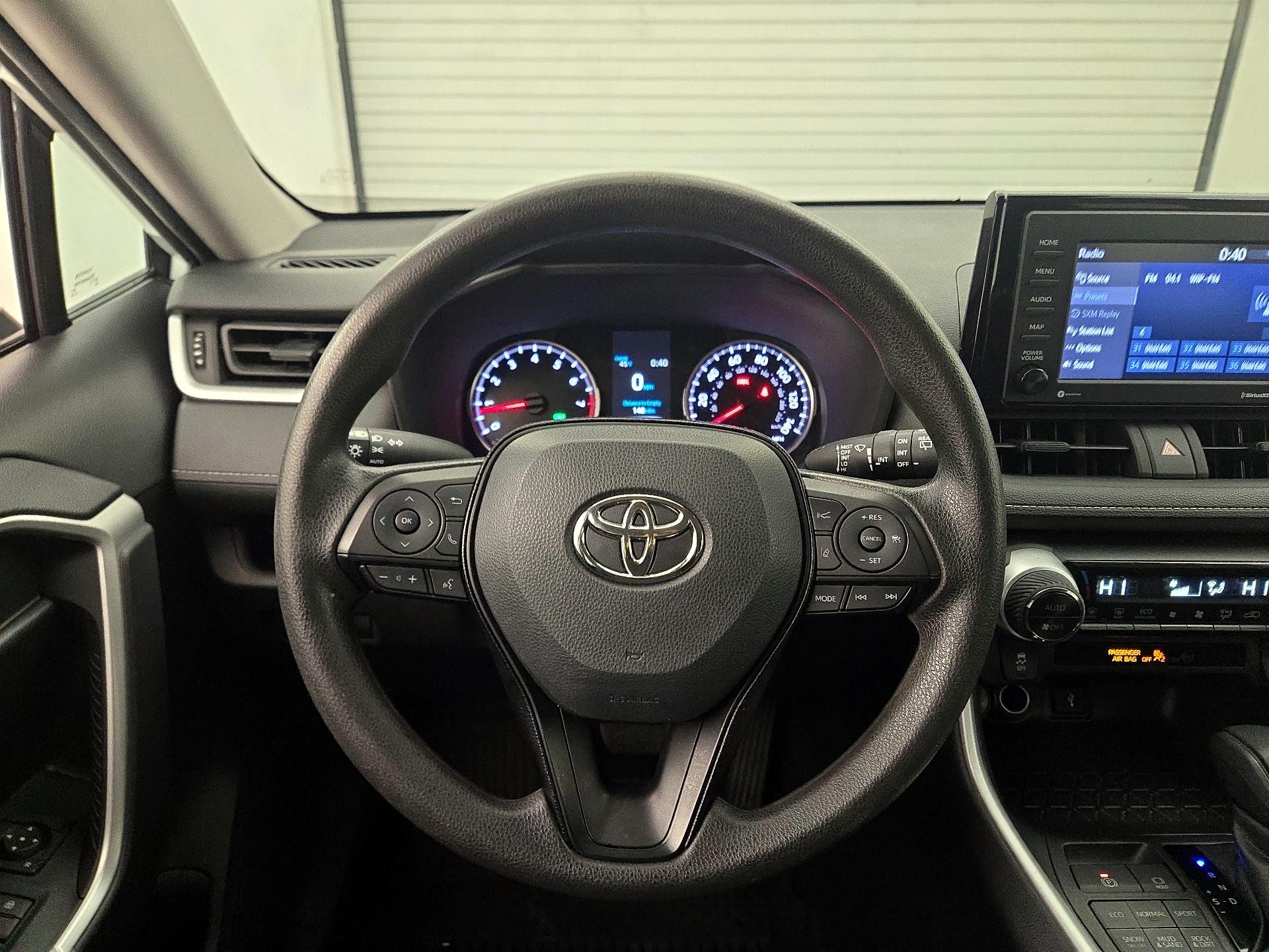 Thumbnail: 2022 Toyota RAV4 - 9