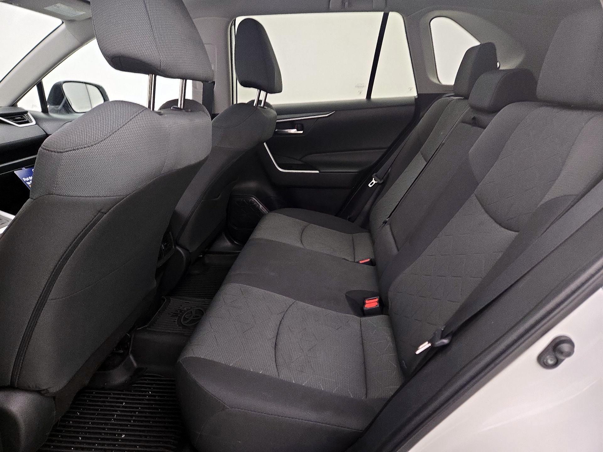 Thumbnail: 2022 Toyota RAV4 - 10