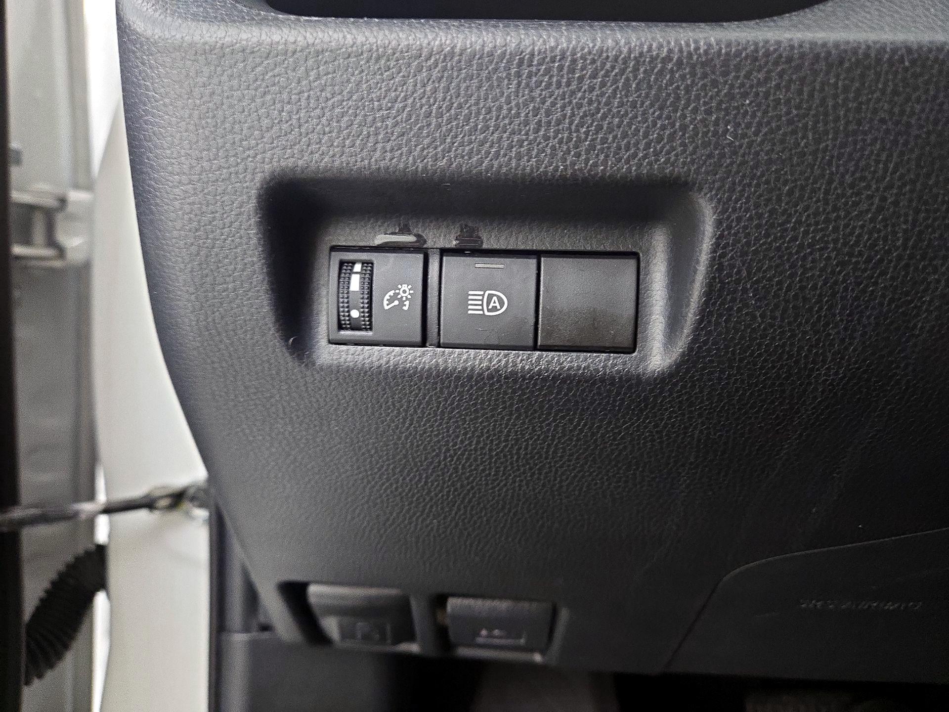 Thumbnail: 2022 Toyota RAV4 - 13