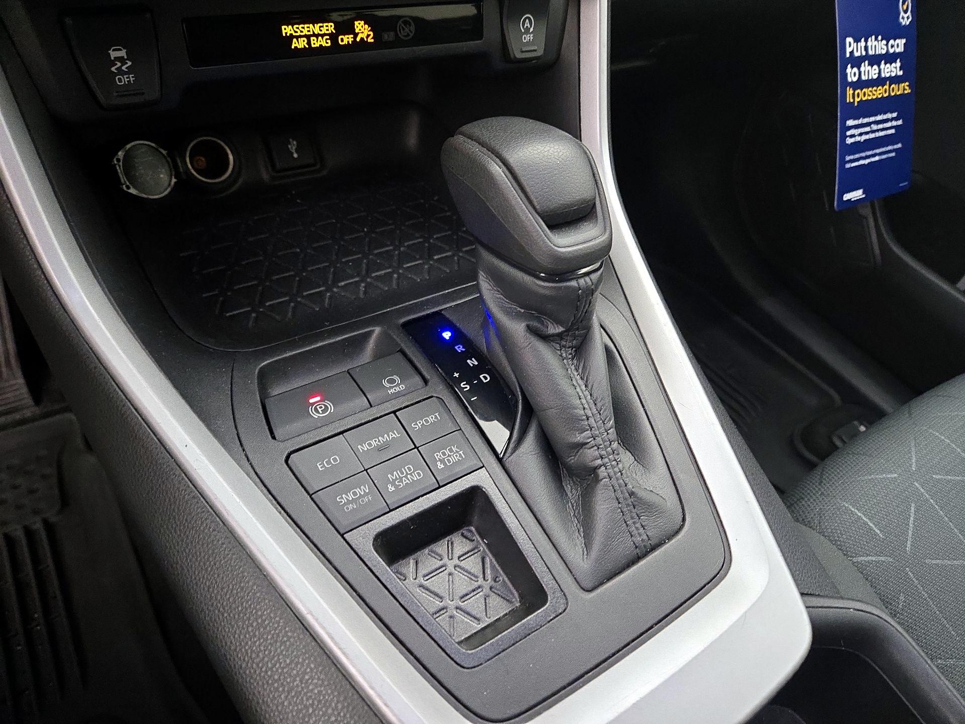 Thumbnail: 2022 Toyota RAV4 - 17