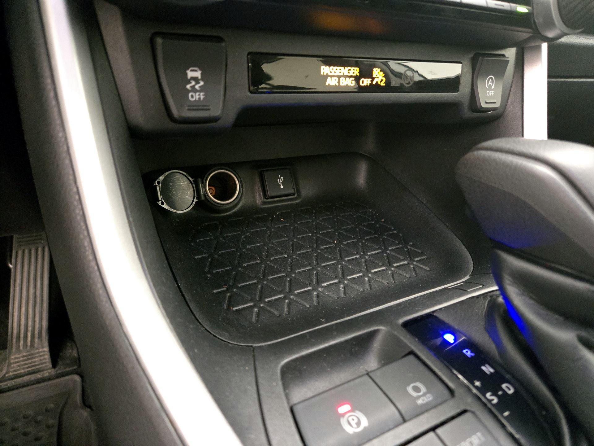 Thumbnail: 2022 Toyota RAV4 - 18