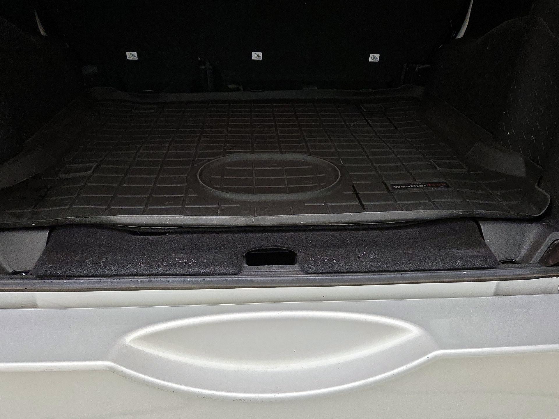 Thumbnail: 2015 Jeep Wrangler - 17