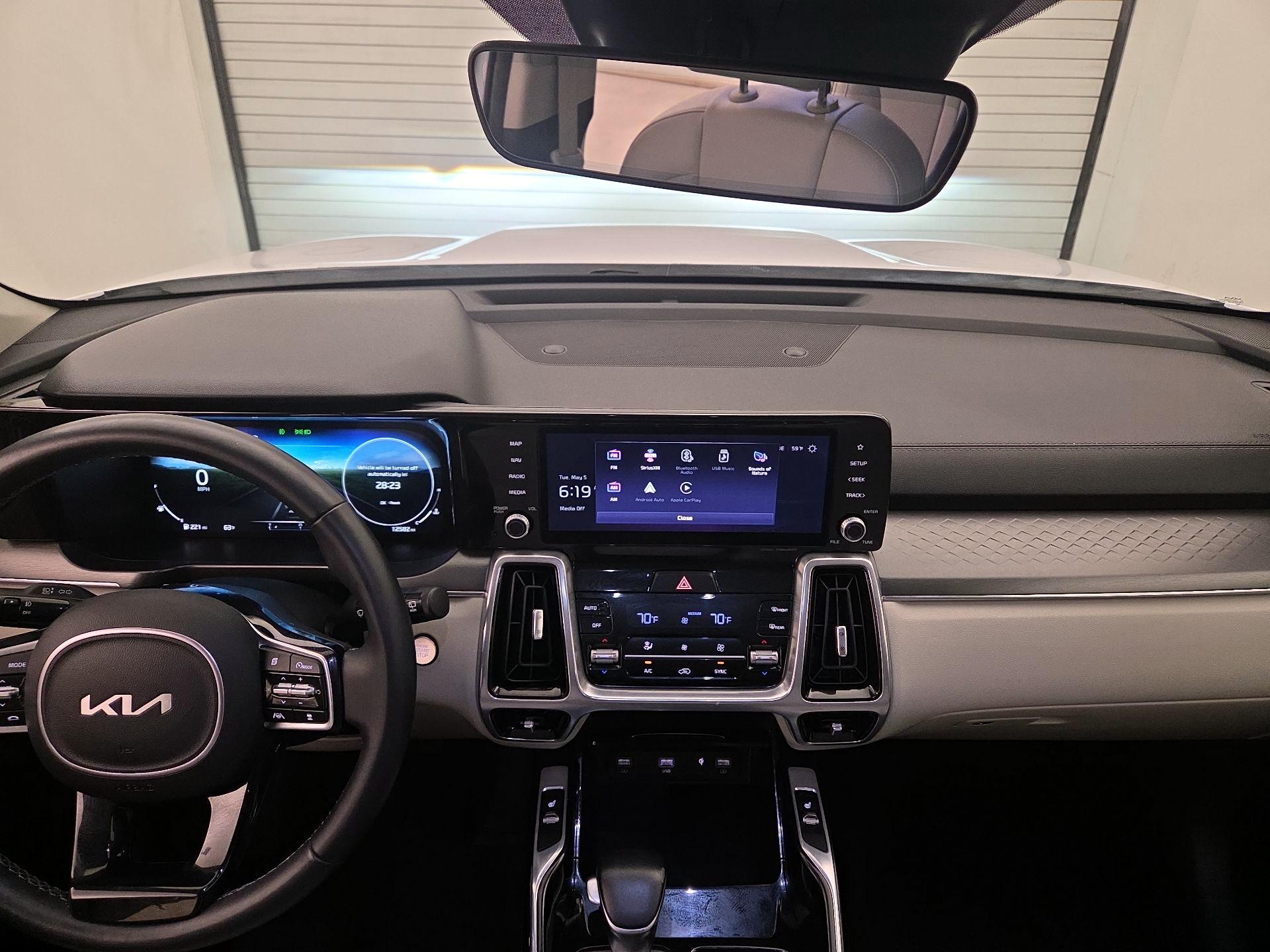 Thumbnail: 2023 Kia Sorento - 9
