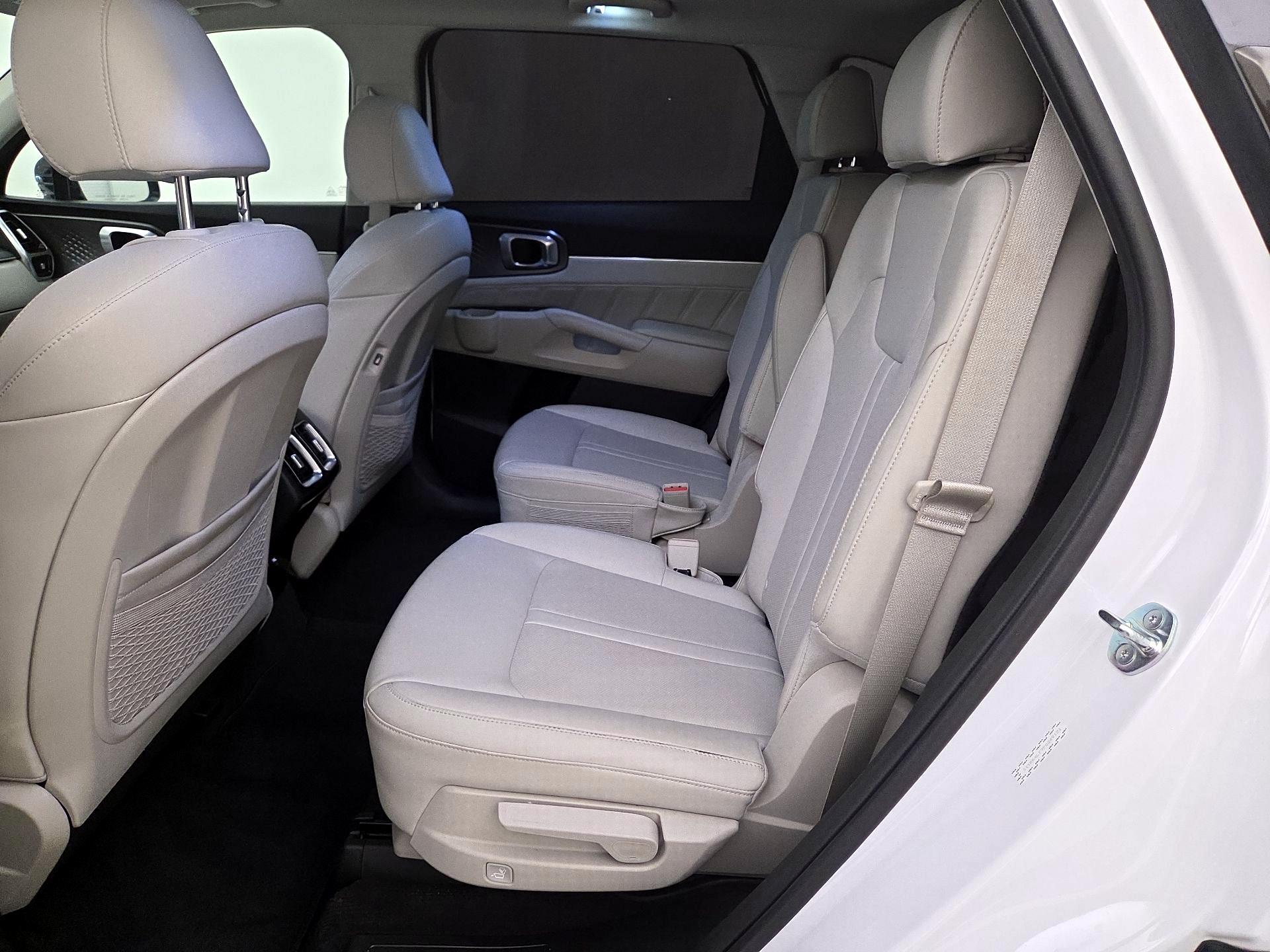 Thumbnail: 2023 Kia Sorento - 20