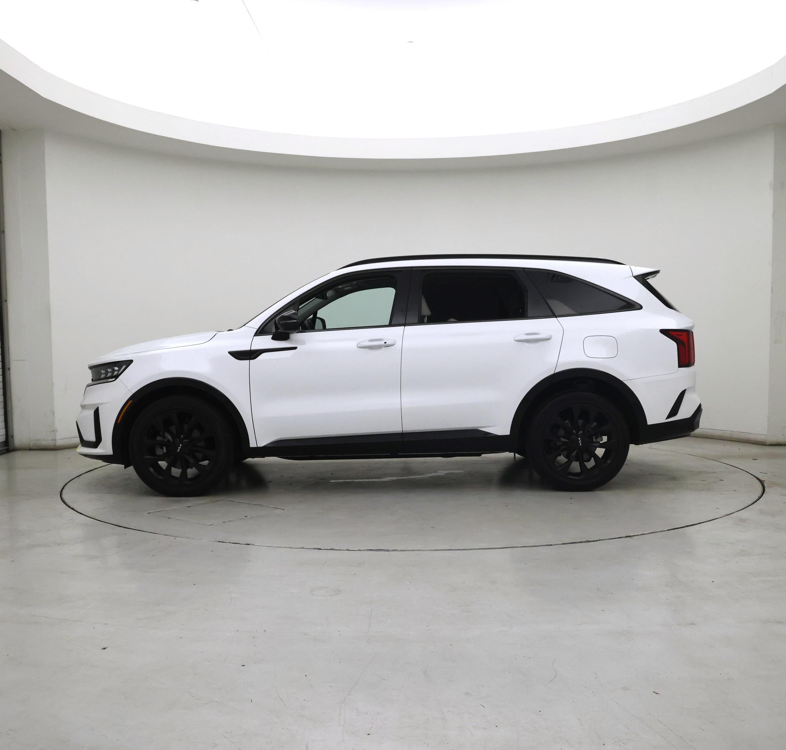 Thumbnail: 2023 Kia Sorento - 3