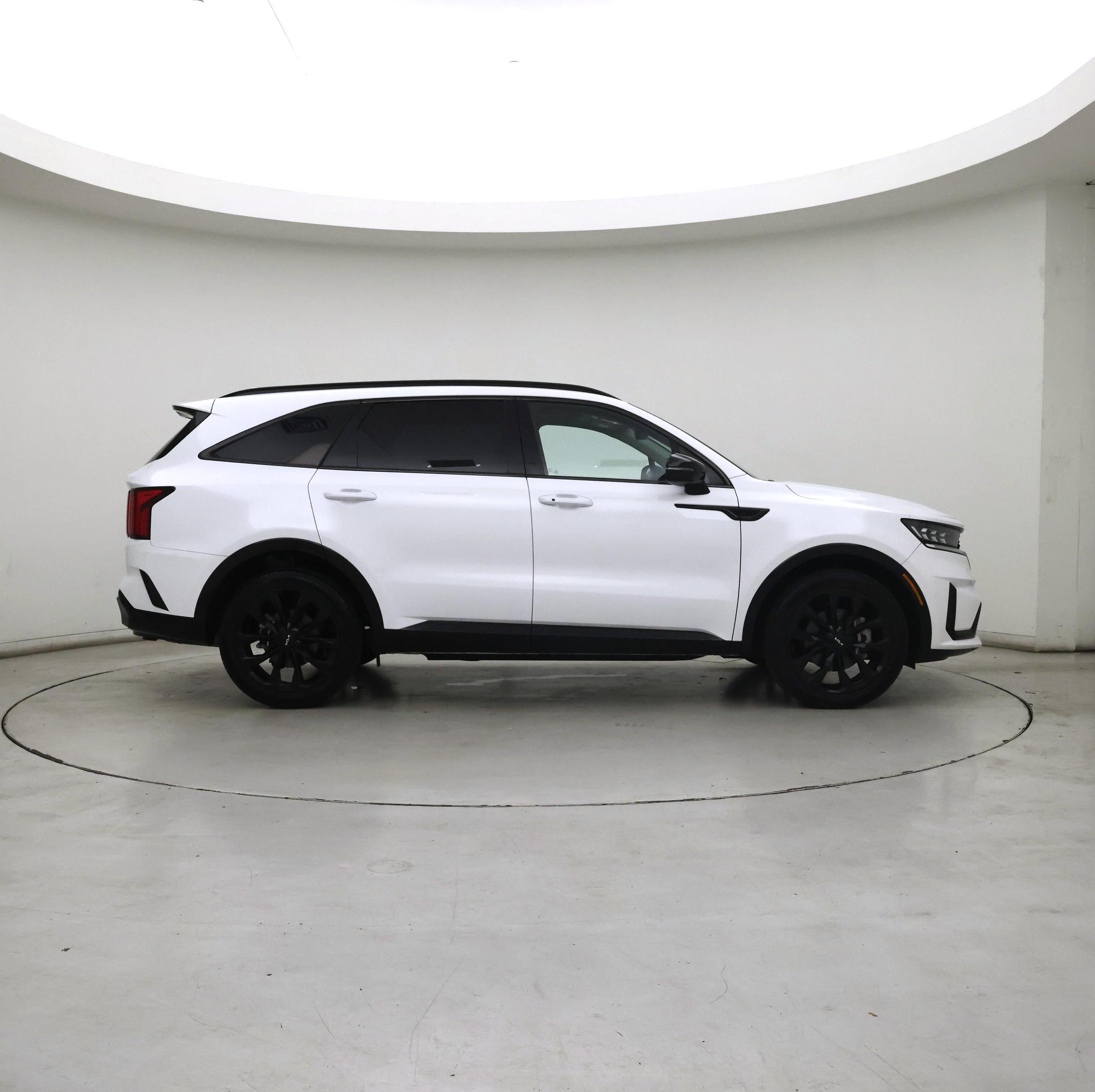 Thumbnail: 2023 Kia Sorento - 7