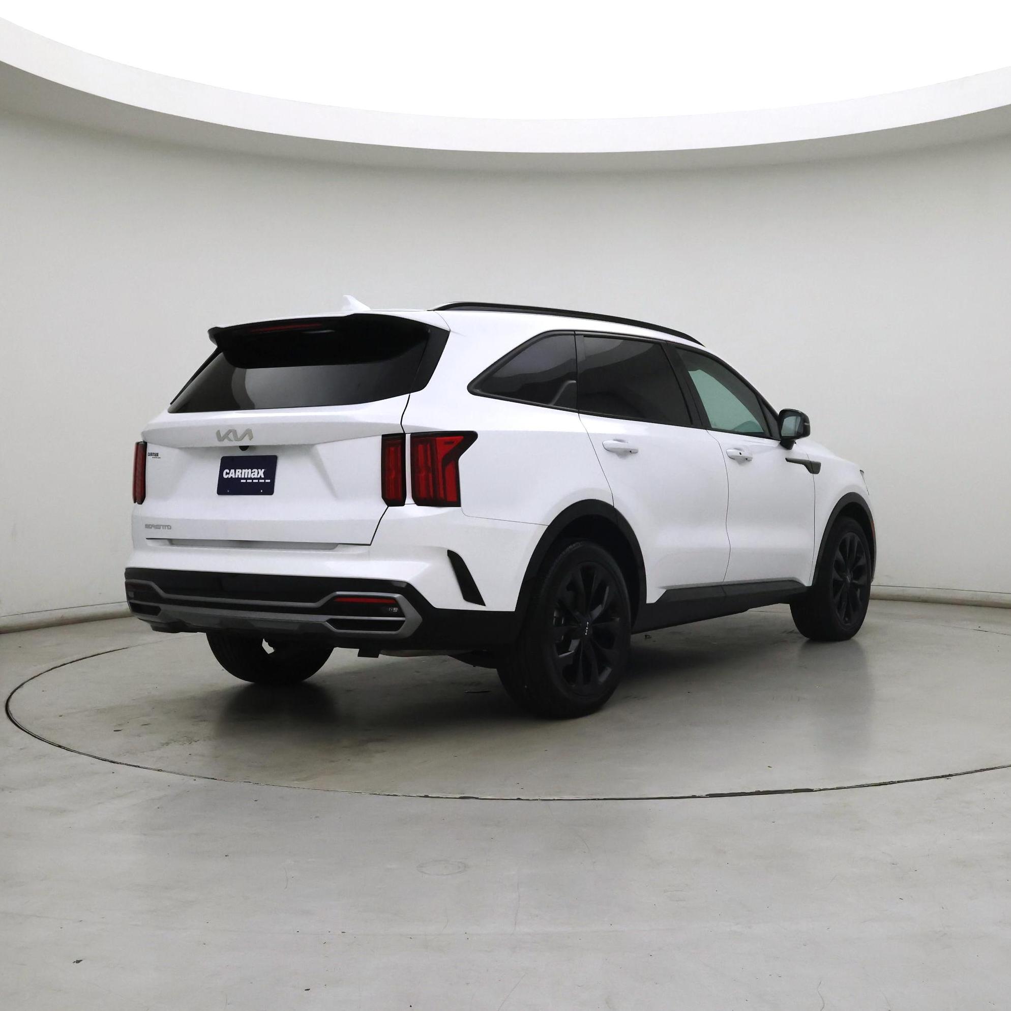 Thumbnail: 2023 Kia Sorento - 8